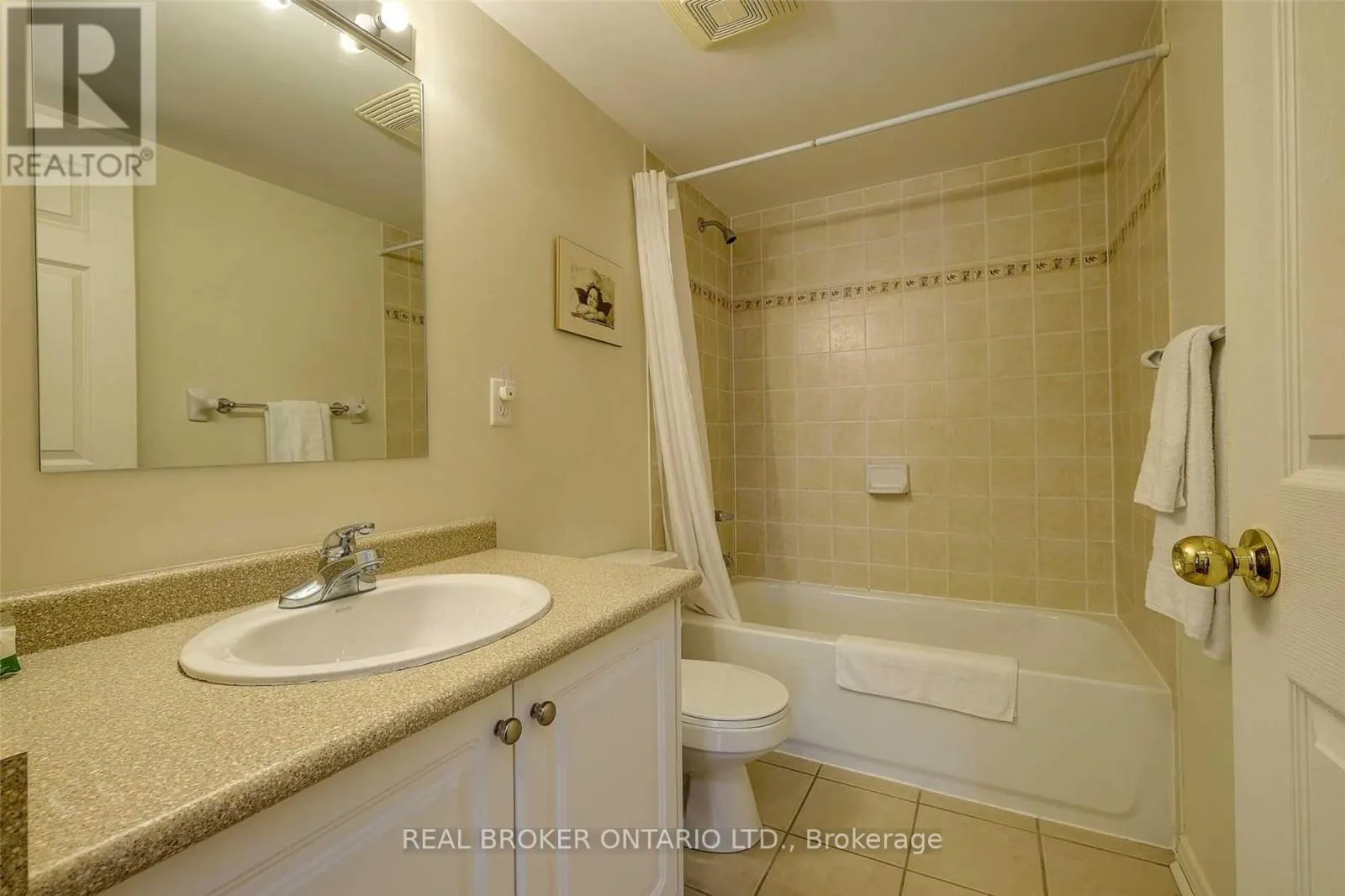 Photo 10 of Unit 26, 37 Four Winds Drive, North York, York University Heights — HOMEH