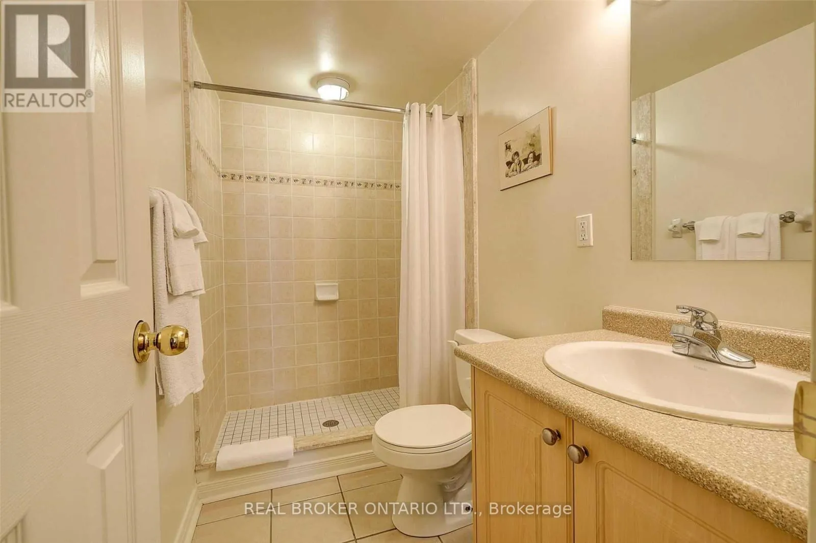 Photo 12 of Unit 26, 37 Four Winds Drive, North York, York University Heights — HOMEH