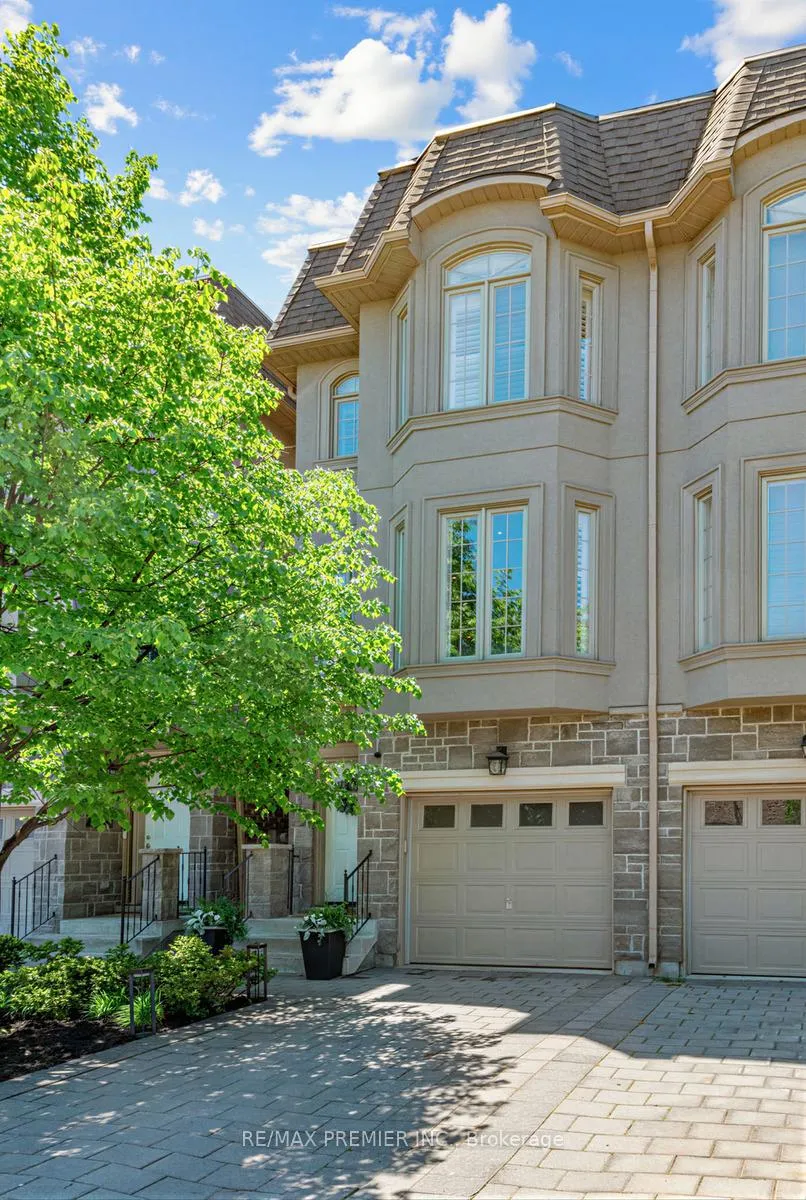 Photo 2 of 57B Westona Street, Etobicoke, Humber Heights — HOMEH