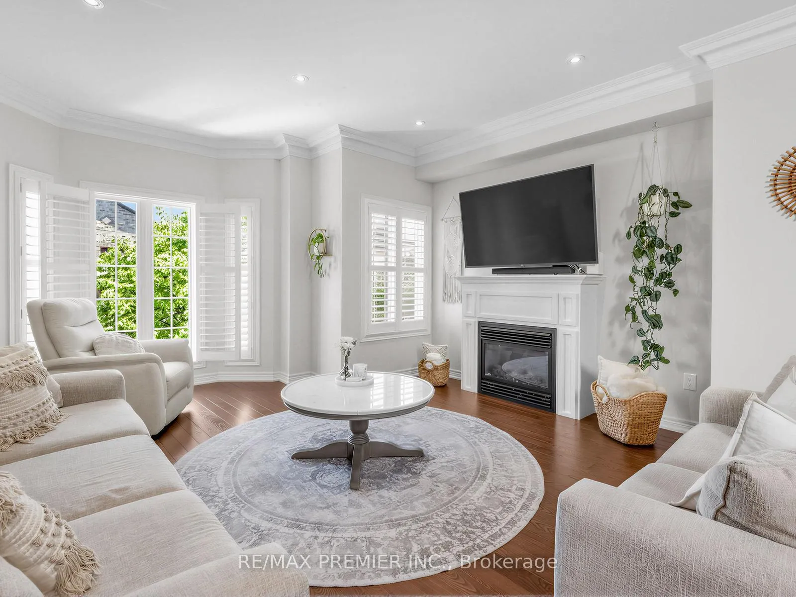 Photo 10 of 57B Westona Street, Etobicoke, Humber Heights — HOMEH