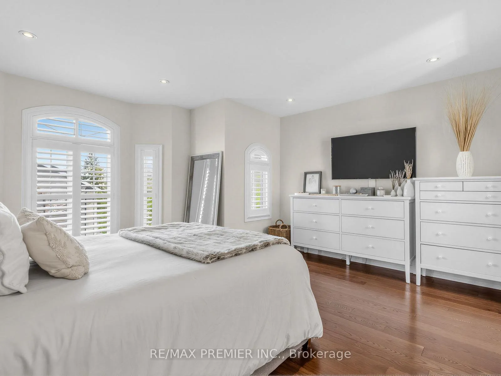 Photo 17 of 57B Westona Street, Etobicoke, Humber Heights — HOMEH
