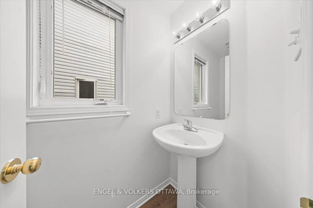 Photo 6 of 348 Hillsboro Private, Ottawa, Kanata - Emerald Meadows/Trailwest — HOMEH