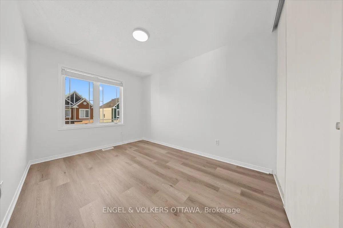 Photo 28 of 348 Hillsboro Private, Ottawa, Kanata - Emerald Meadows/Trailwest — HOMEH