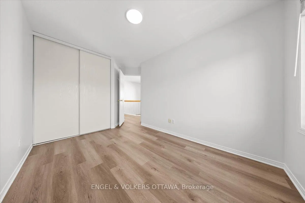 Photo 29 of 348 Hillsboro Private, Ottawa, Kanata - Emerald Meadows/Trailwest — HOMEH