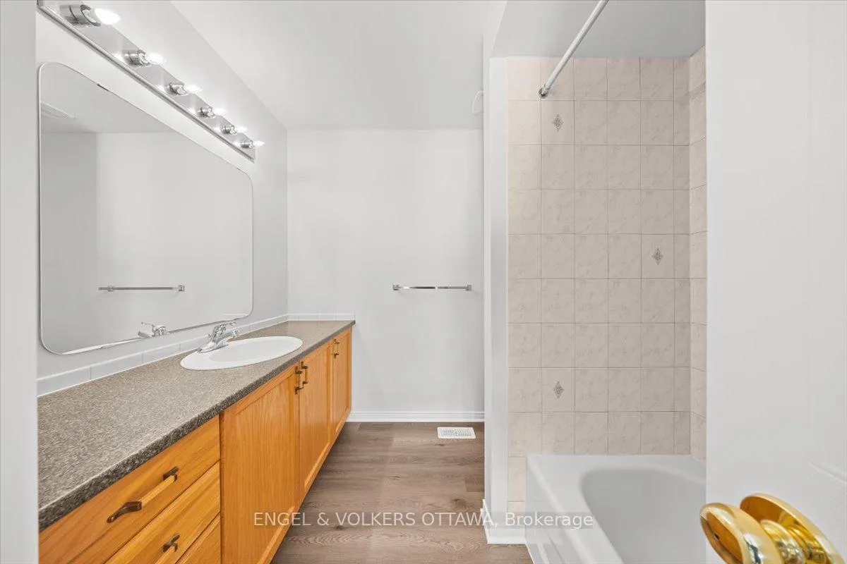 Photo 30 of 348 Hillsboro Private, Ottawa, Kanata - Emerald Meadows/Trailwest — HOMEH
