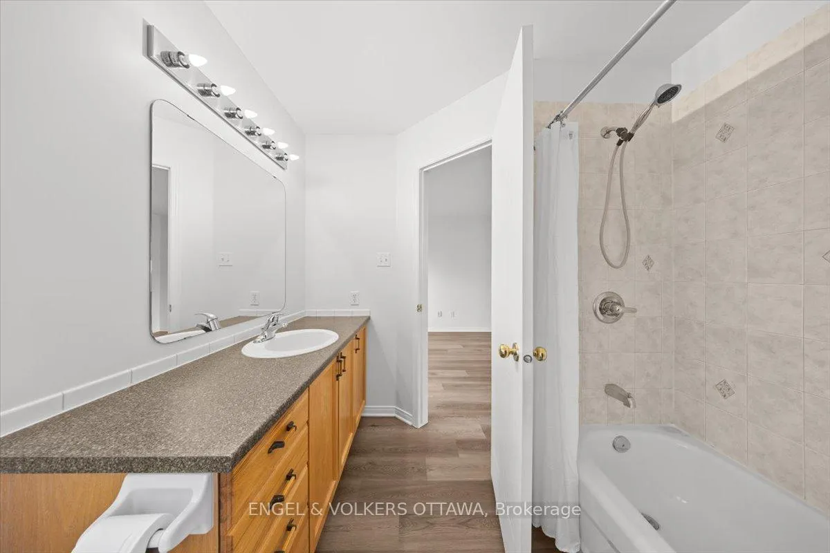 Photo 36 of 348 Hillsboro Private, Ottawa, Kanata - Emerald Meadows/Trailwest — HOMEH