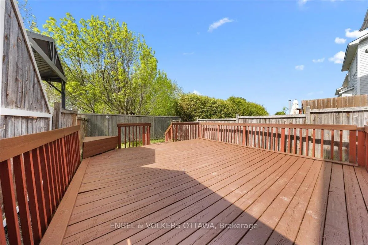 Photo 42 of 348 Hillsboro Private, Ottawa, Kanata - Emerald Meadows/Trailwest — HOMEH