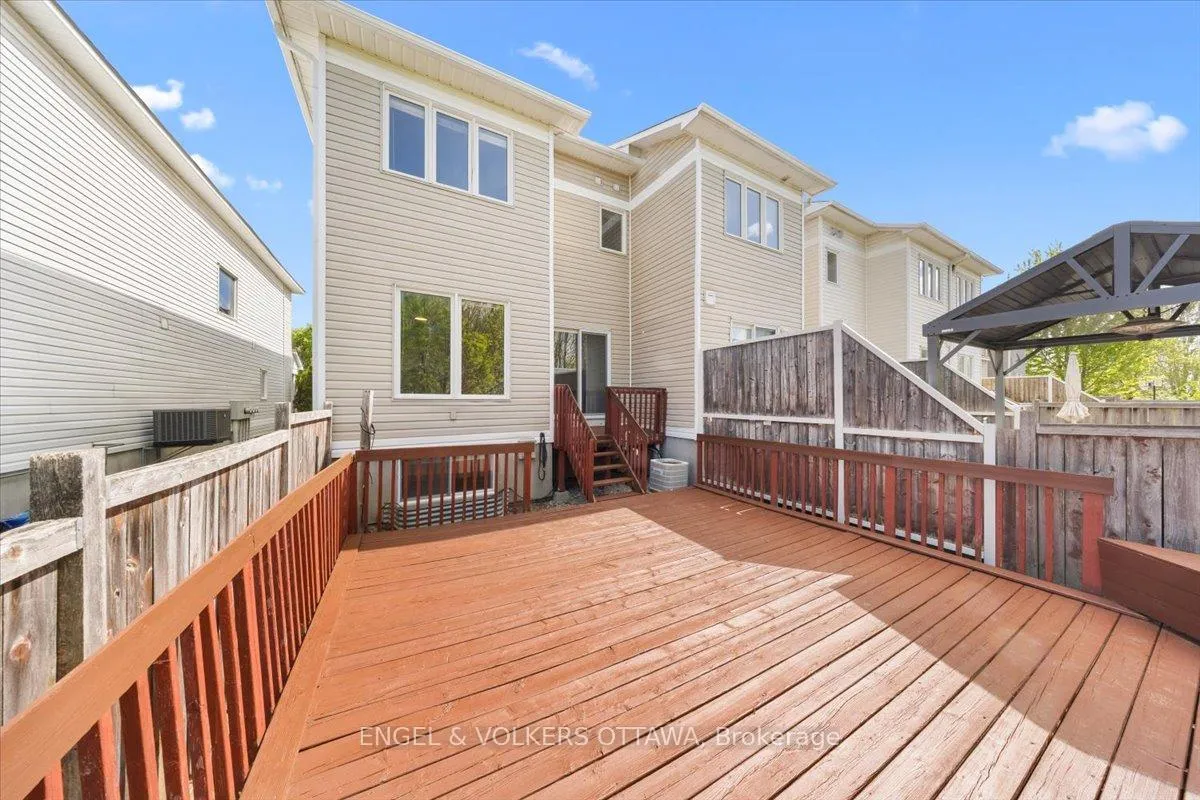 Photo 43 of 348 Hillsboro Private, Ottawa, Kanata - Emerald Meadows/Trailwest — HOMEH
