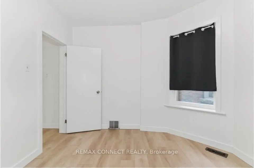 Photo 9 of Unit 2nd floor, 401 Roncesvalles Avenue, Toronto, Roncesvalles — HOMEH