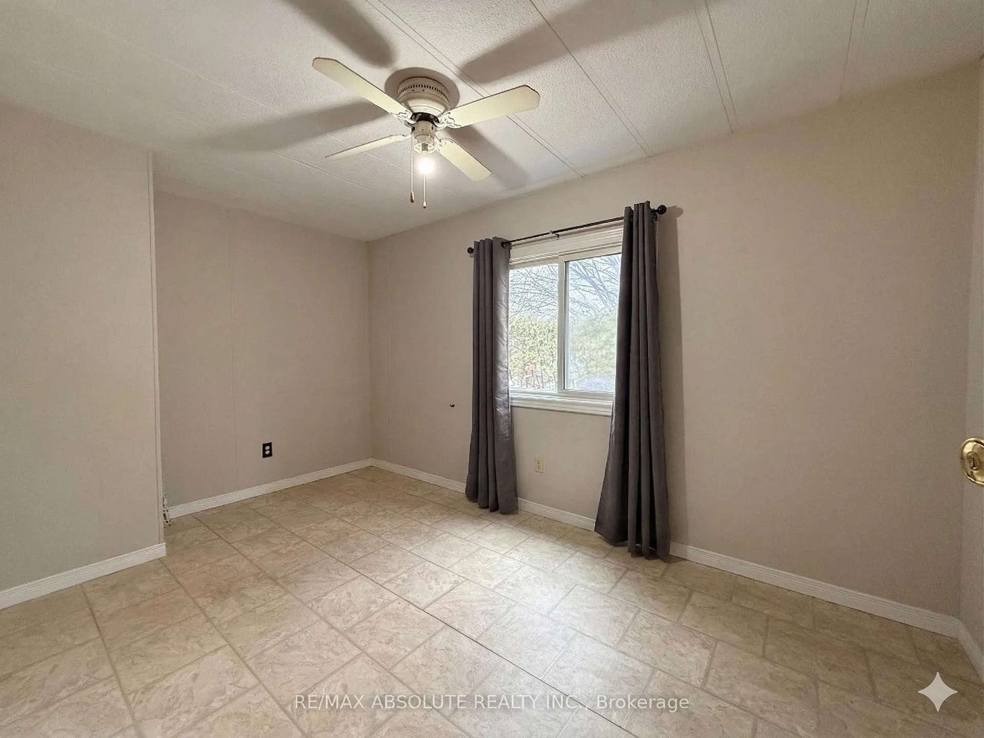 Photo 11 of 235 Poole Street, McNab/Braeside, Mcnab/Braeside Twps — HOMEH