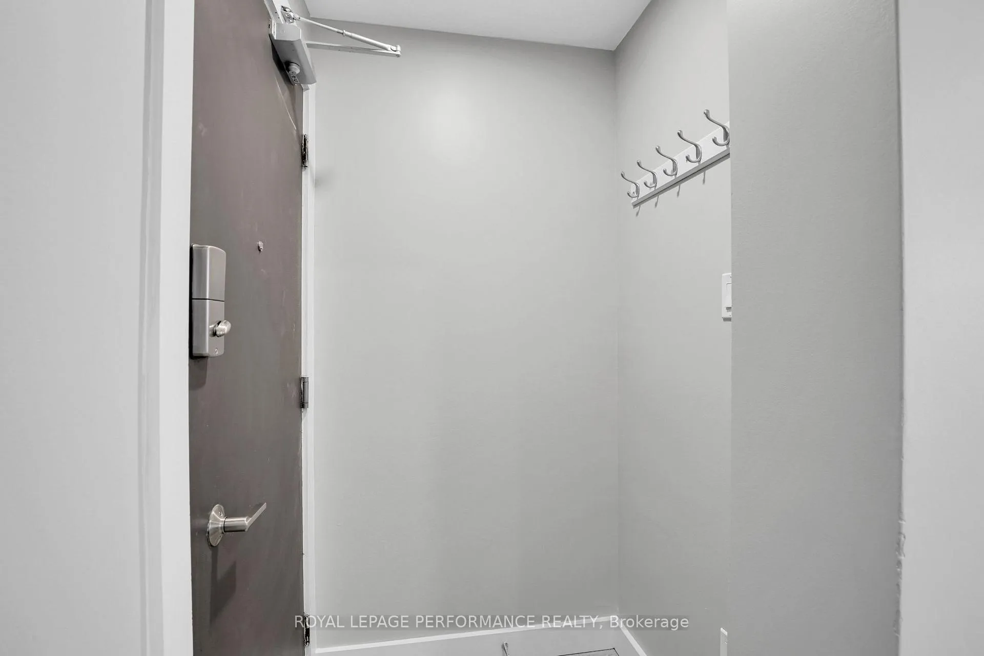 Photo 5 of Unit Unit 2, 695 Morgan Street, Ottawa, Vanier — HOMEH