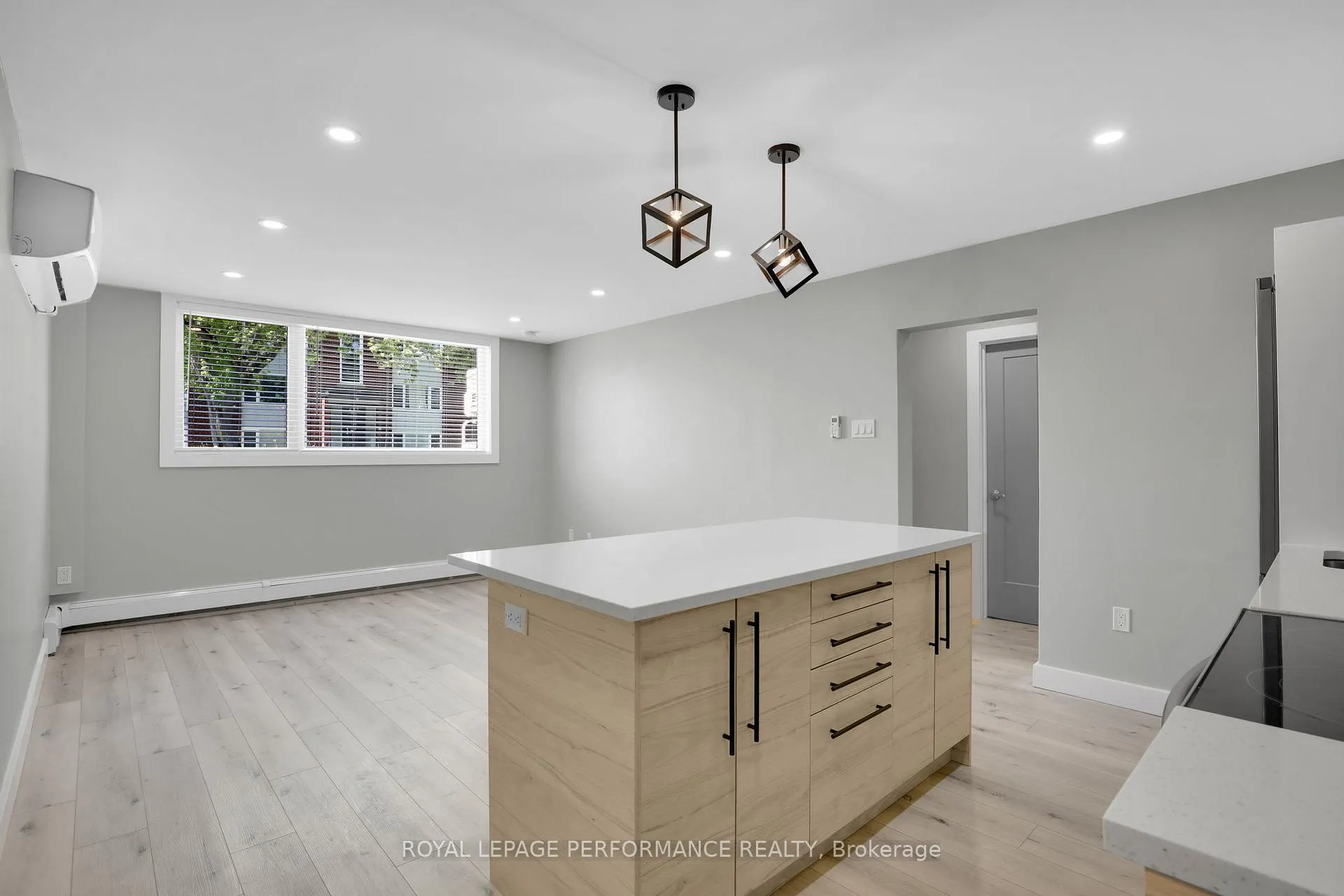 Photo 9 of Unit Unit 2, 695 Morgan Street, Ottawa, Vanier — HOMEH