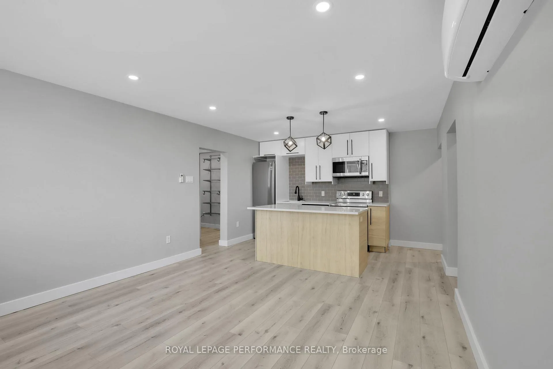 Photo 10 of Unit Unit 2, 695 Morgan Street, Ottawa, Vanier — HOMEH