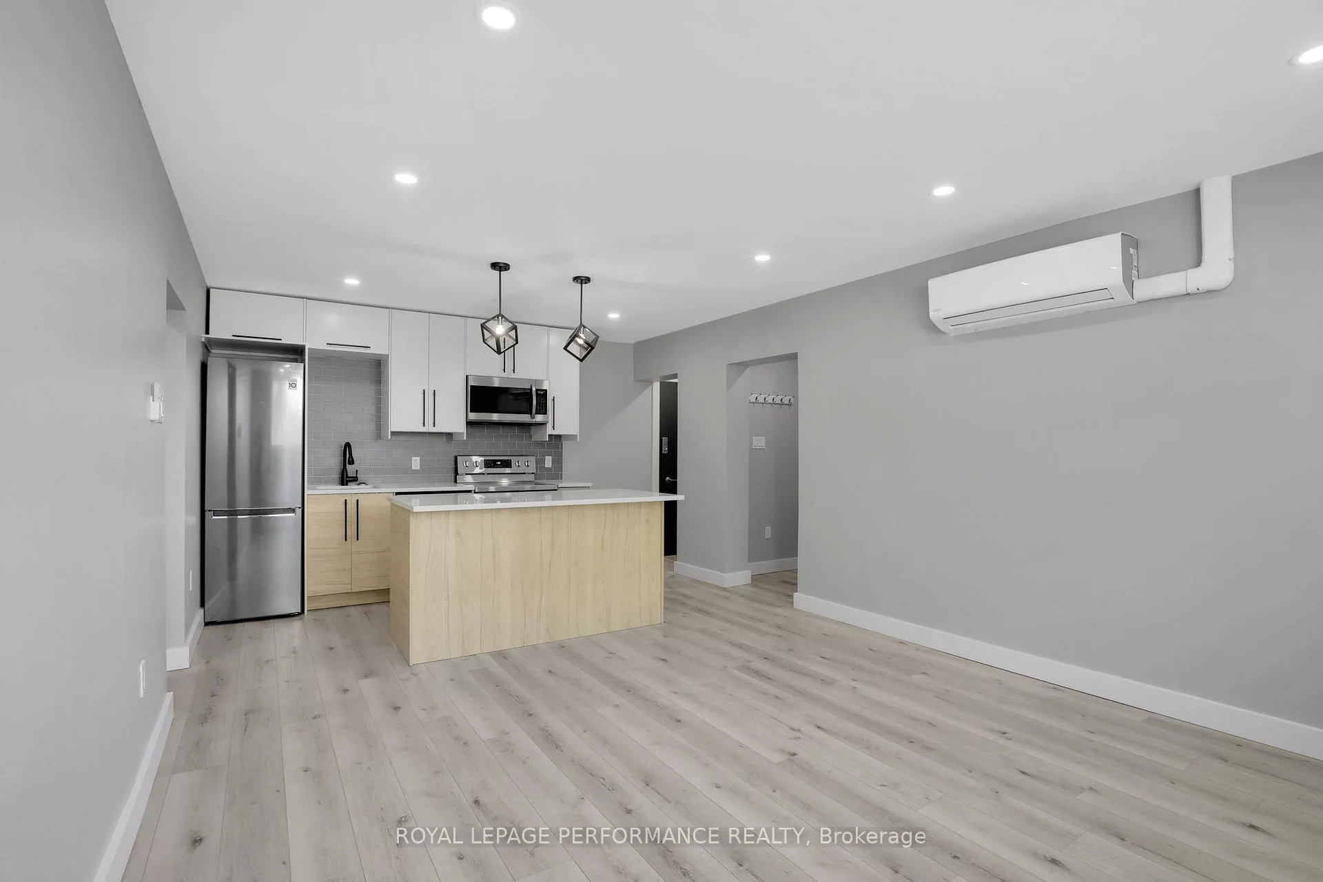 Photo 12 of Unit Unit 2, 695 Morgan Street, Ottawa, Vanier — HOMEH