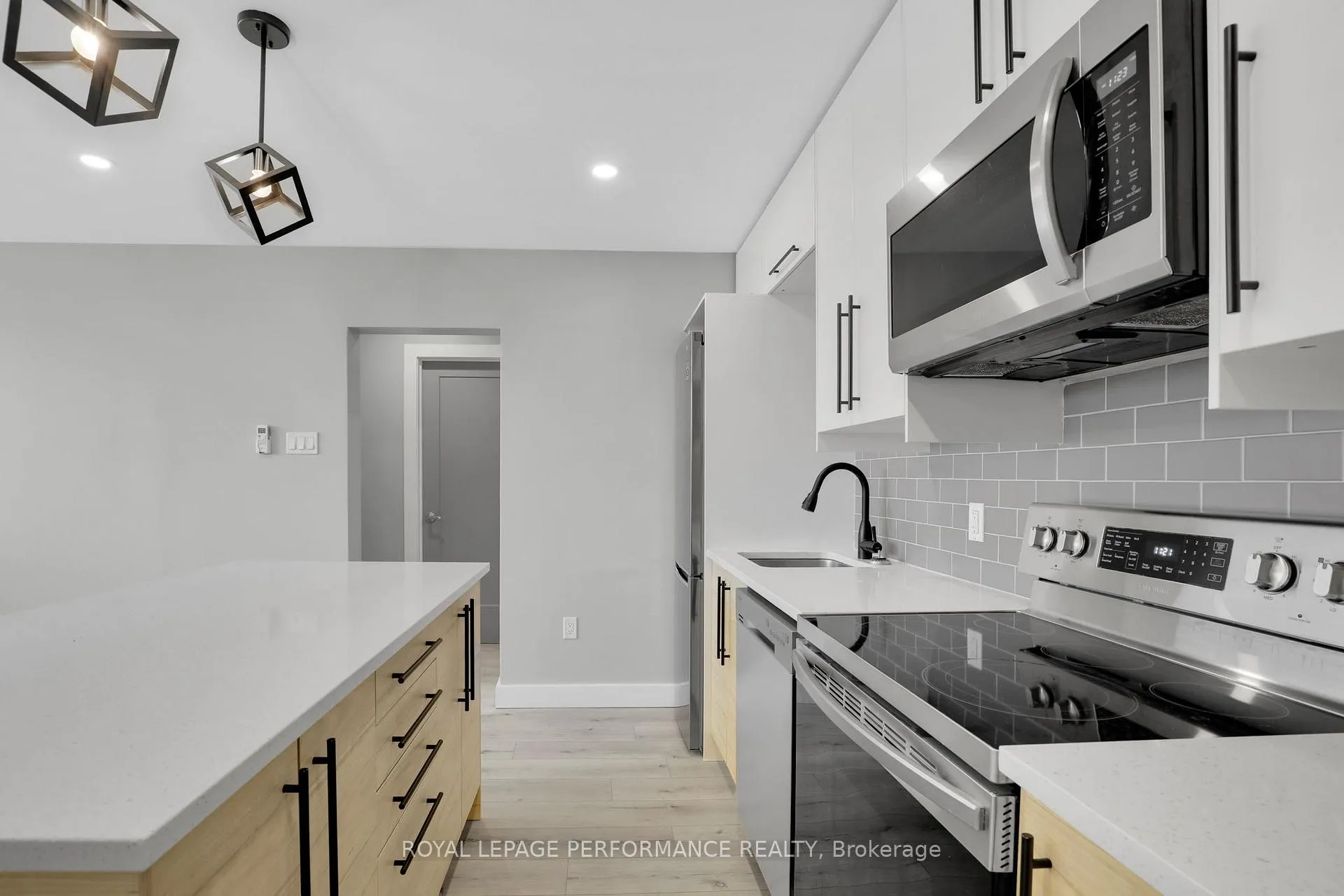 Photo 13 of Unit Unit 2, 695 Morgan Street, Ottawa, Vanier — HOMEH