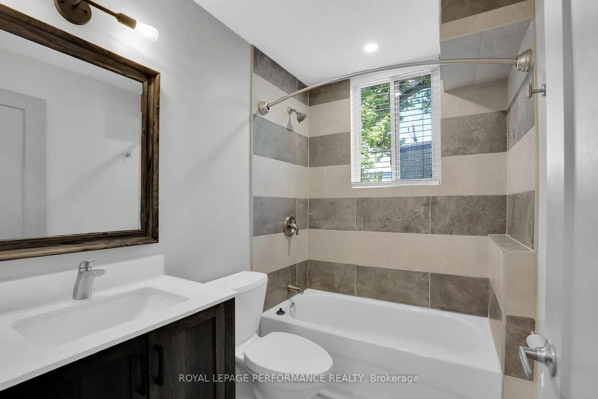 Photo 20 of Unit Unit 2, 695 Morgan Street, Ottawa, Vanier — HOMEH