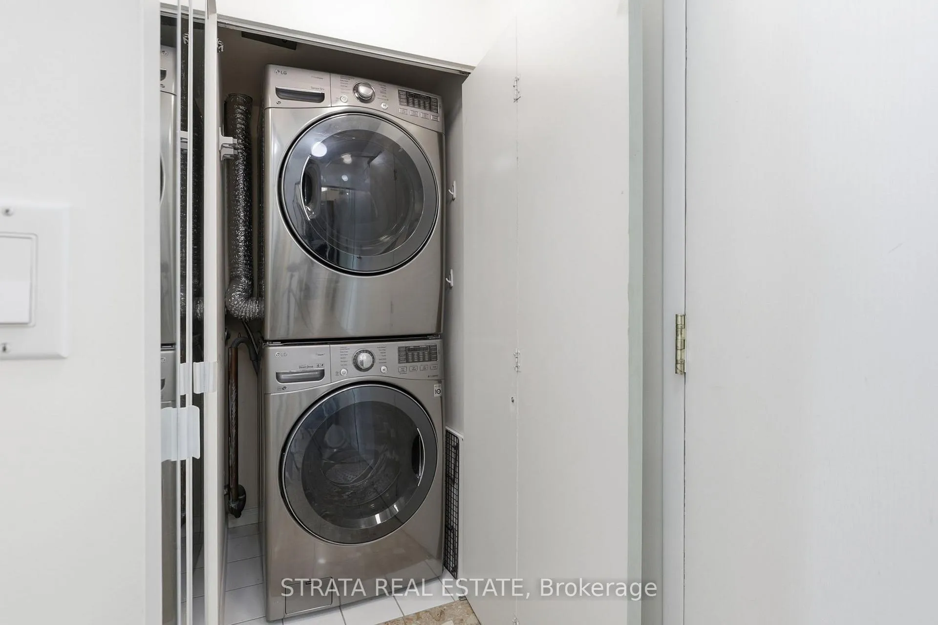 Photo 14 of Unit 440, 109 Front Street E, Toronto, Waterfront Communities — HOMEH