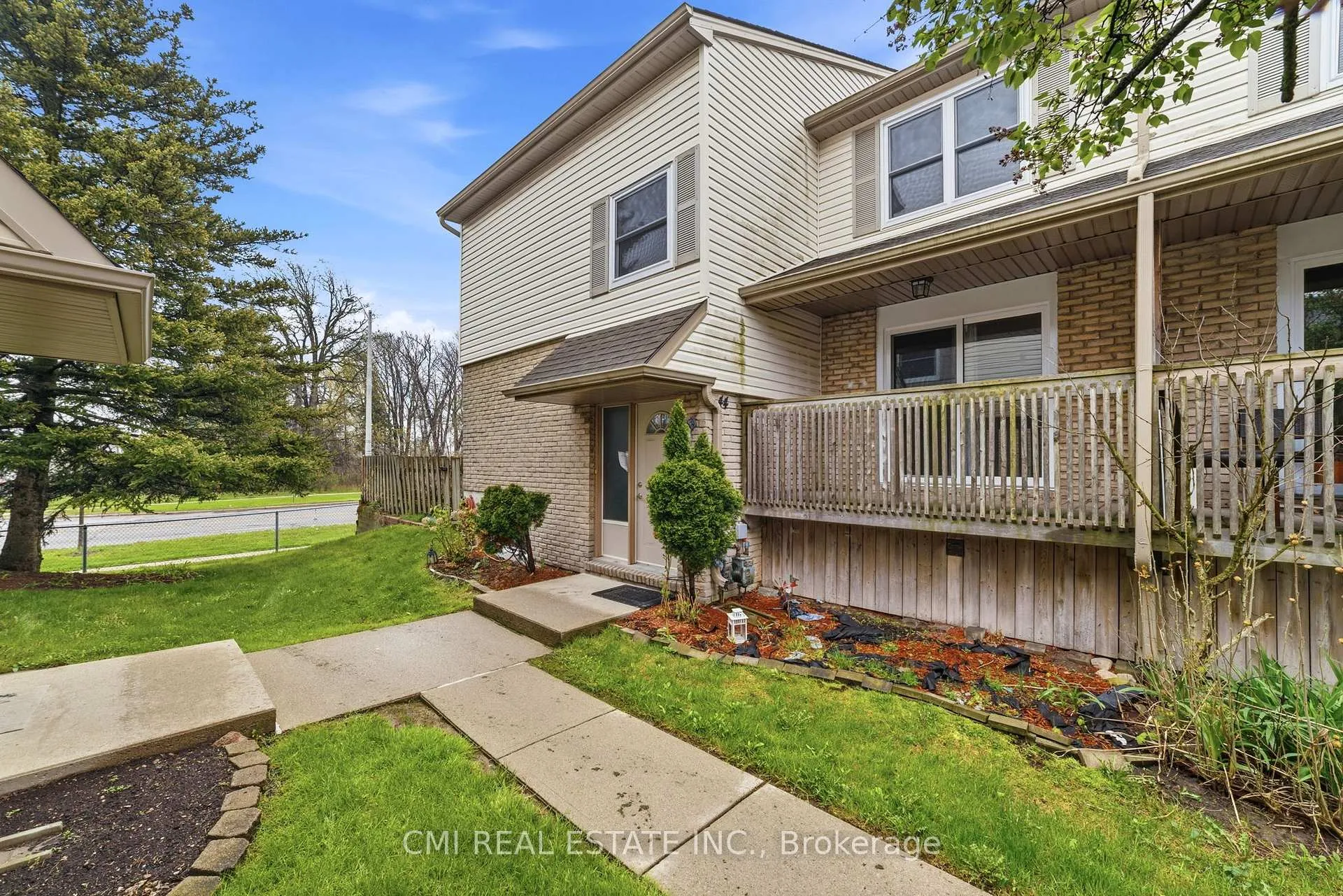 Photo 3 of Unit 44, 1300 Upper Ottawa Street, Hamilton, Quinndale — HOMEH
