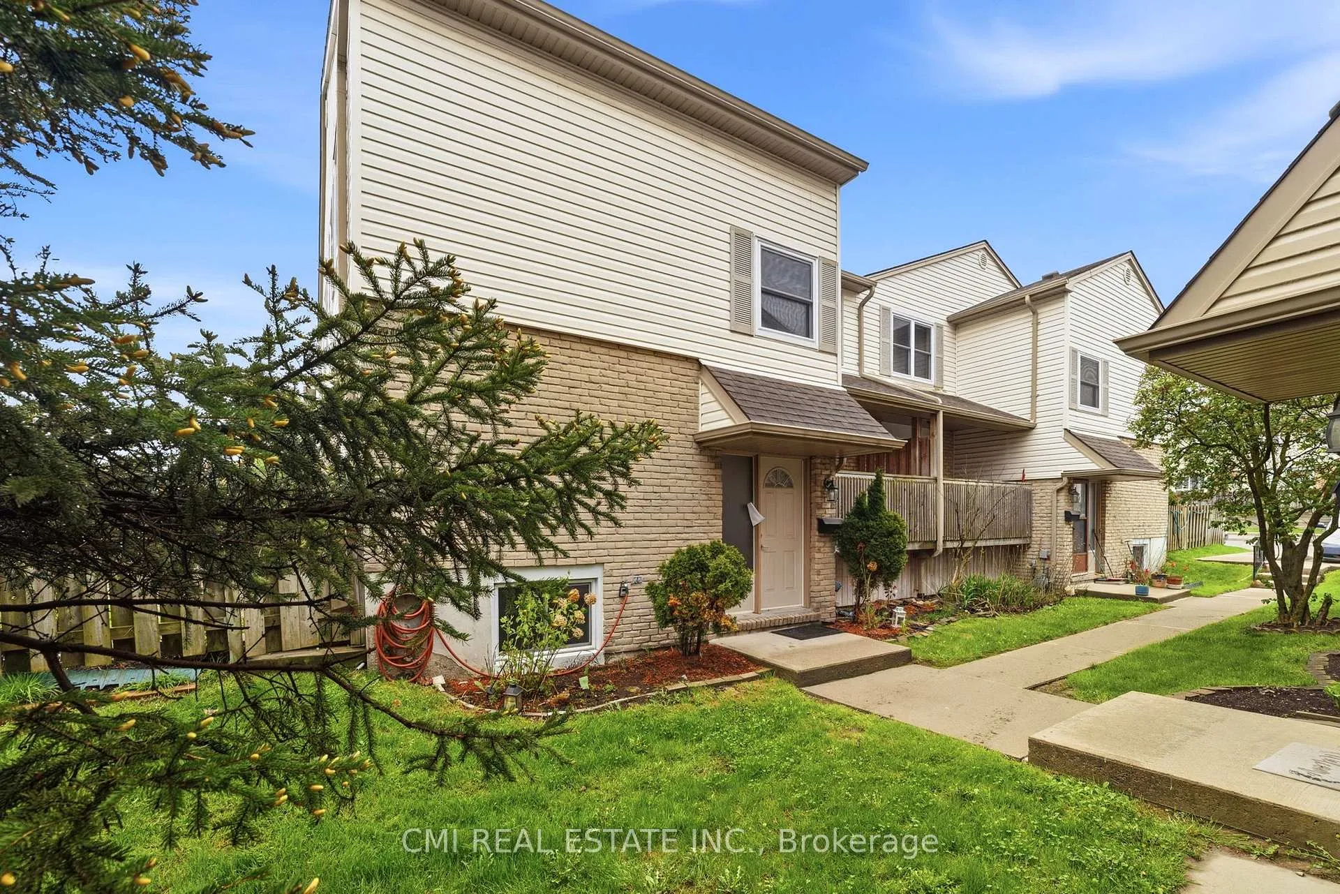 Photo 4 of Unit 44, 1300 Upper Ottawa Street, Hamilton, Quinndale — HOMEH