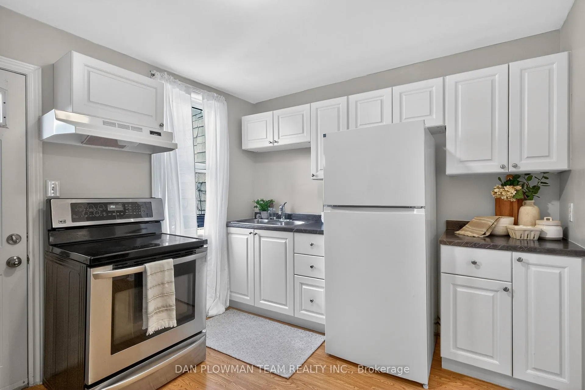 Photo 5 of 114 Olive Avenue, Oshawa, Central — HOMEH