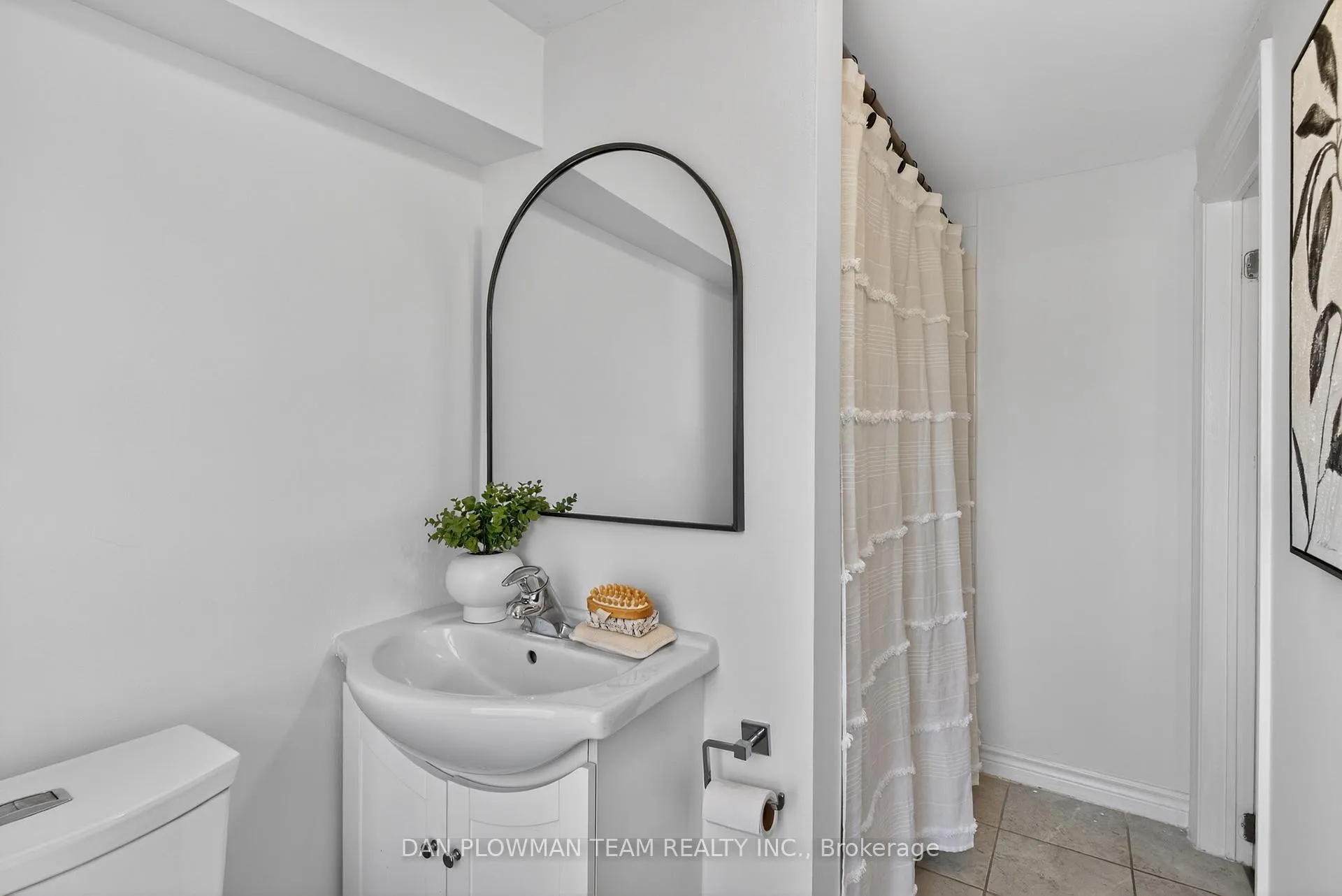 Photo 14 of 114 Olive Avenue, Oshawa, Central — HOMEH