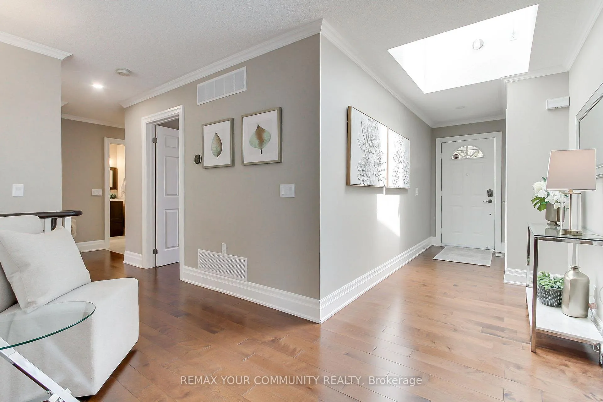 Photo 6 of Unit 5, 23 Reddington Drive, Caledon, Palgrave — HOMEH