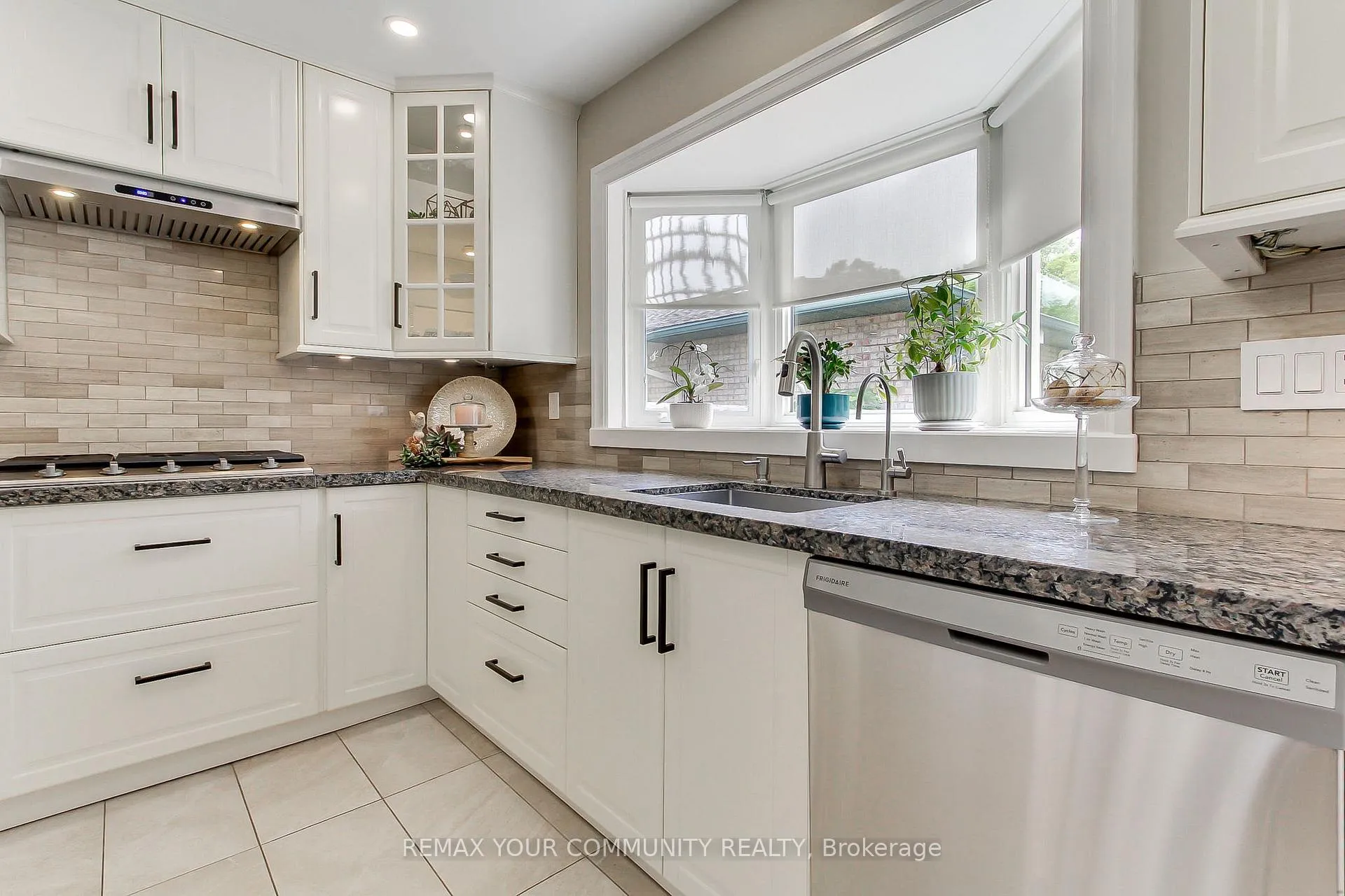 Photo 10 of Unit 5, 23 Reddington Drive, Caledon, Palgrave — HOMEH