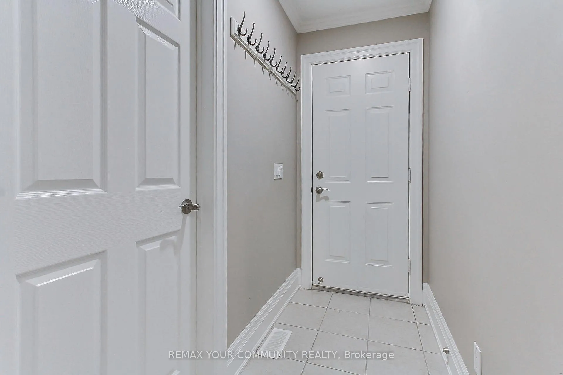 Photo 33 of Unit 5, 23 Reddington Drive, Caledon, Palgrave — HOMEH