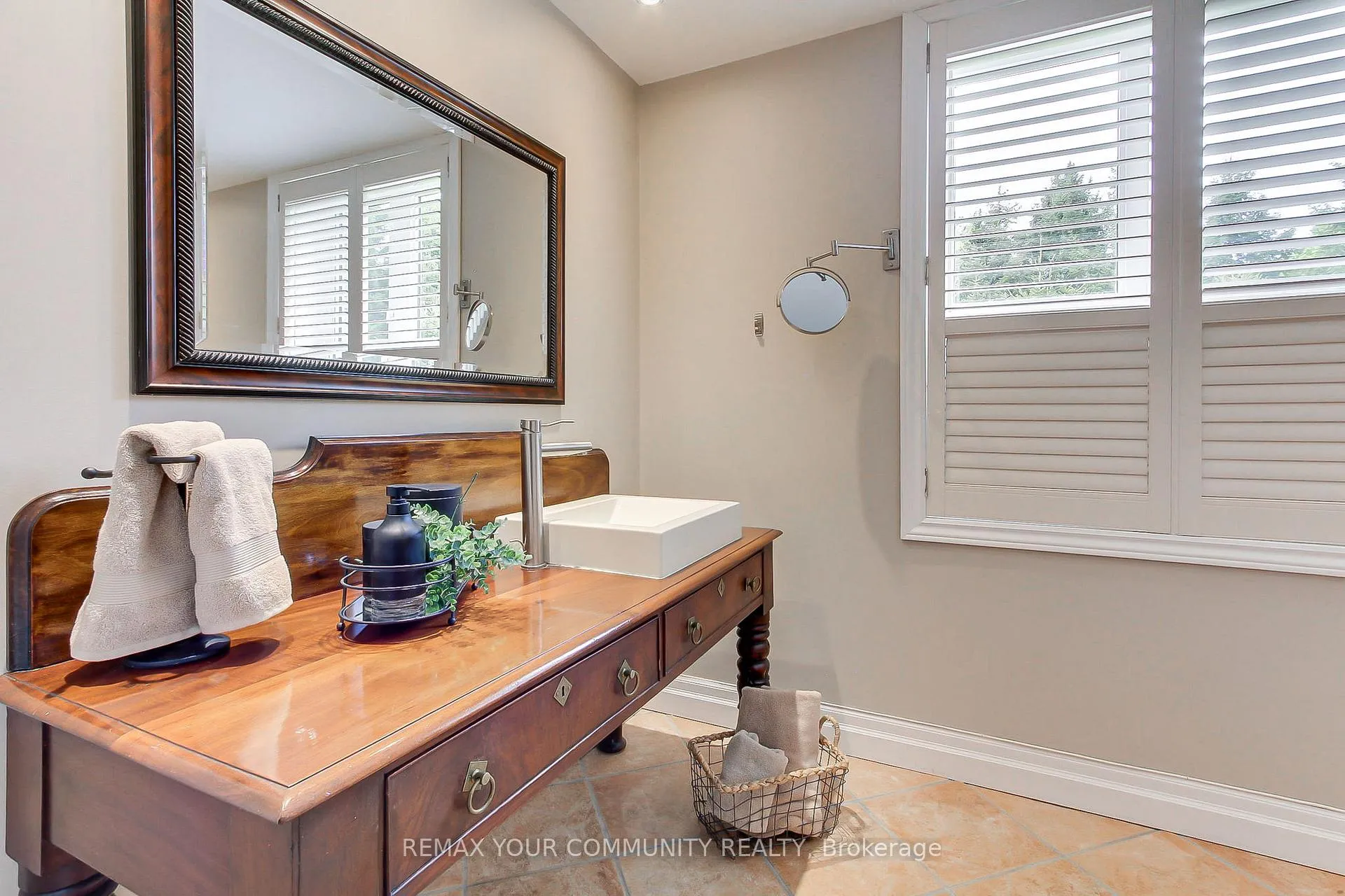 Photo 41 of Unit 5, 23 Reddington Drive, Caledon, Palgrave — HOMEH