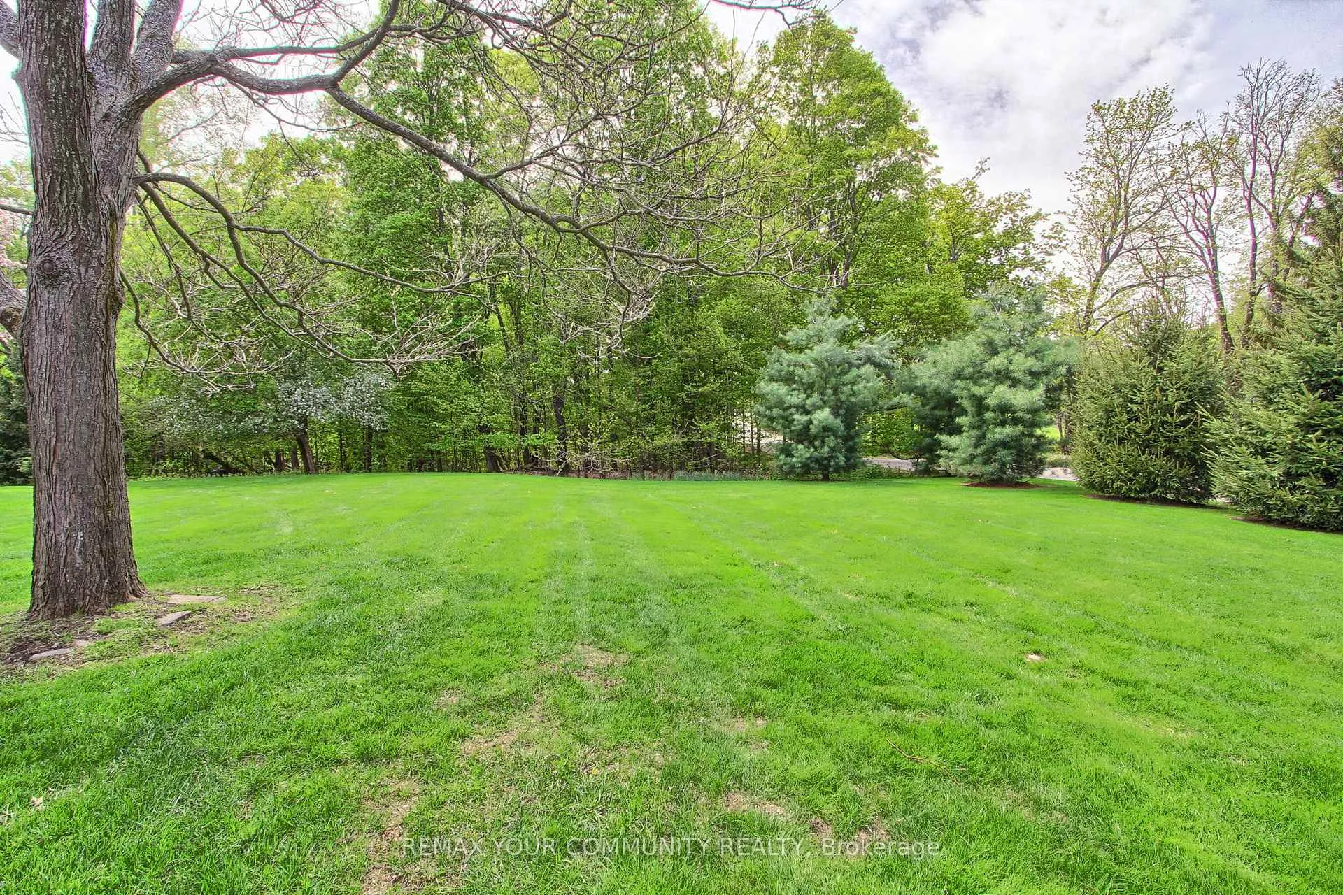 Photo 48 of Unit 5, 23 Reddington Drive, Caledon, Palgrave — HOMEH
