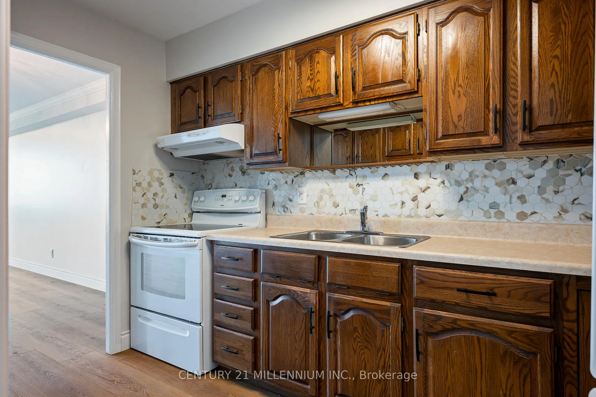Photo 5 of Unit 1005, 81 Millside Drive, Milton, Old Milton — HOMEH