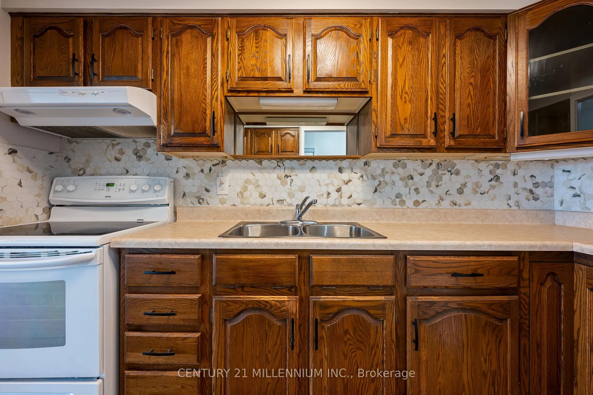 Photo 8 of Unit 1005, 81 Millside Drive, Milton, Old Milton — HOMEH