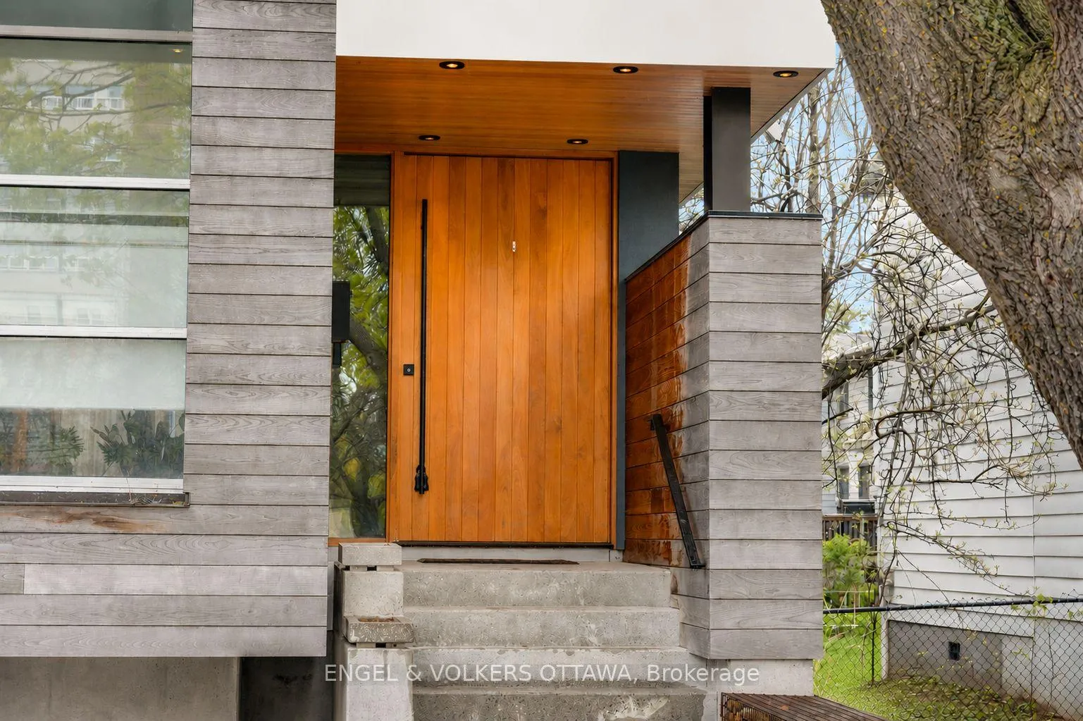 Photo 3 of 608 Byron Avenue, Ottawa, McKellar/Highland — HOMEH