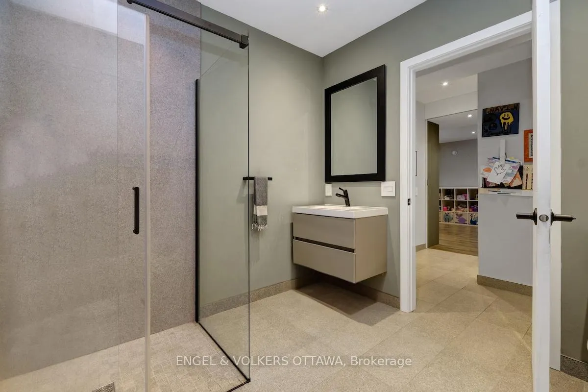 Photo 42 of 608 Byron Avenue, Ottawa, McKellar/Highland — HOMEH