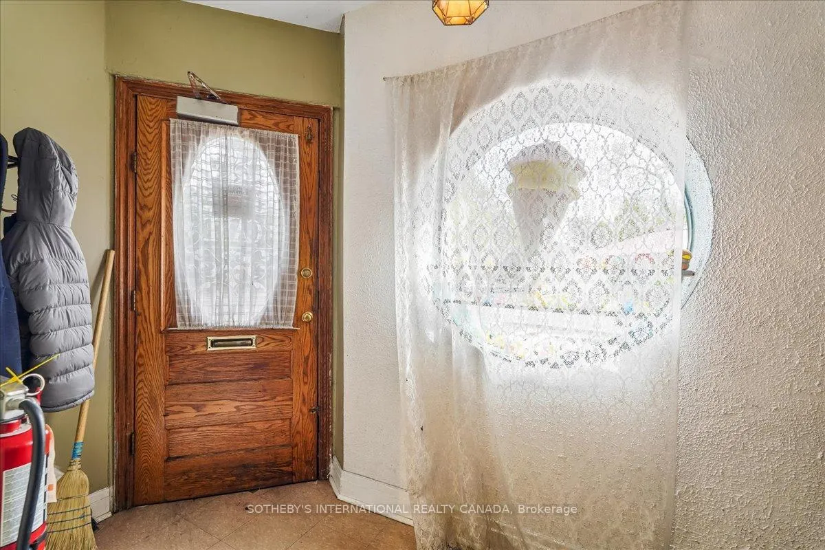 Photo 5 of 161 Winchester Street, Toronto, Cabbagetown-South St. James Town — HOMEH