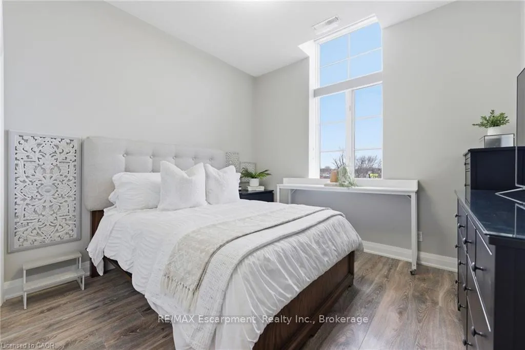 Photo 11 of Unit 322, 262 Dundas Street E, Hamilton, Waterdown — HOMEH