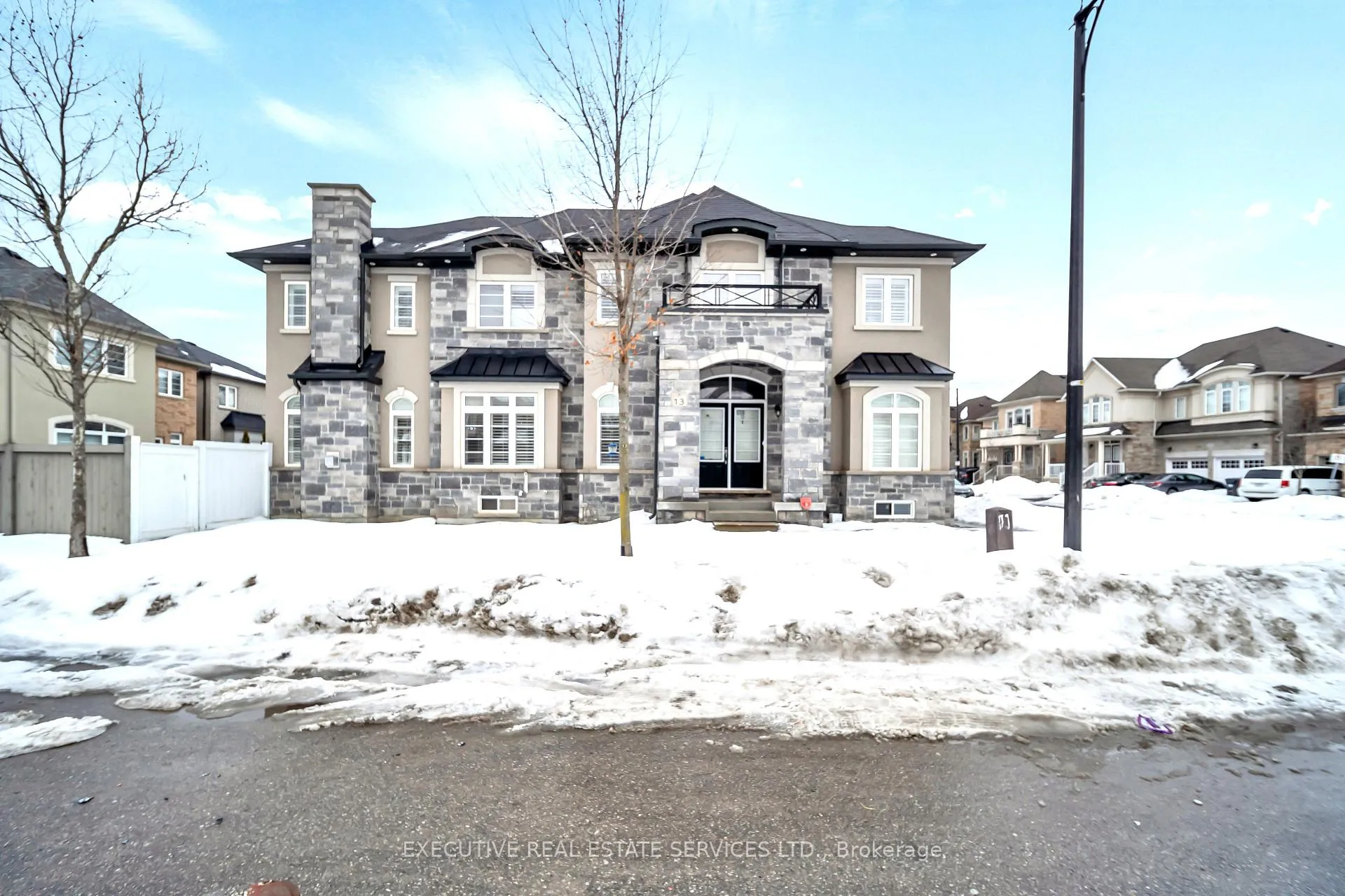 Photo 1 of 13 Masken Circle, Brampton, Northwest Brampton — HOMEH