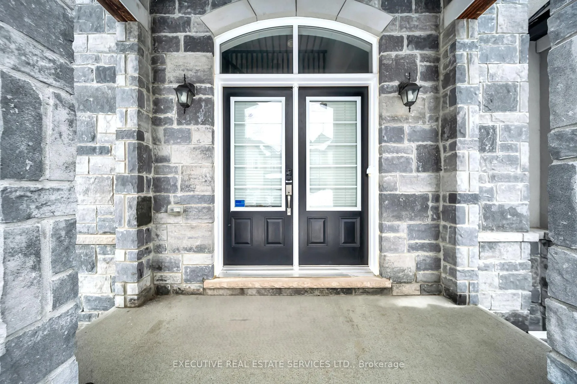 Photo 6 of 13 Masken Circle, Brampton, Northwest Brampton — HOMEH