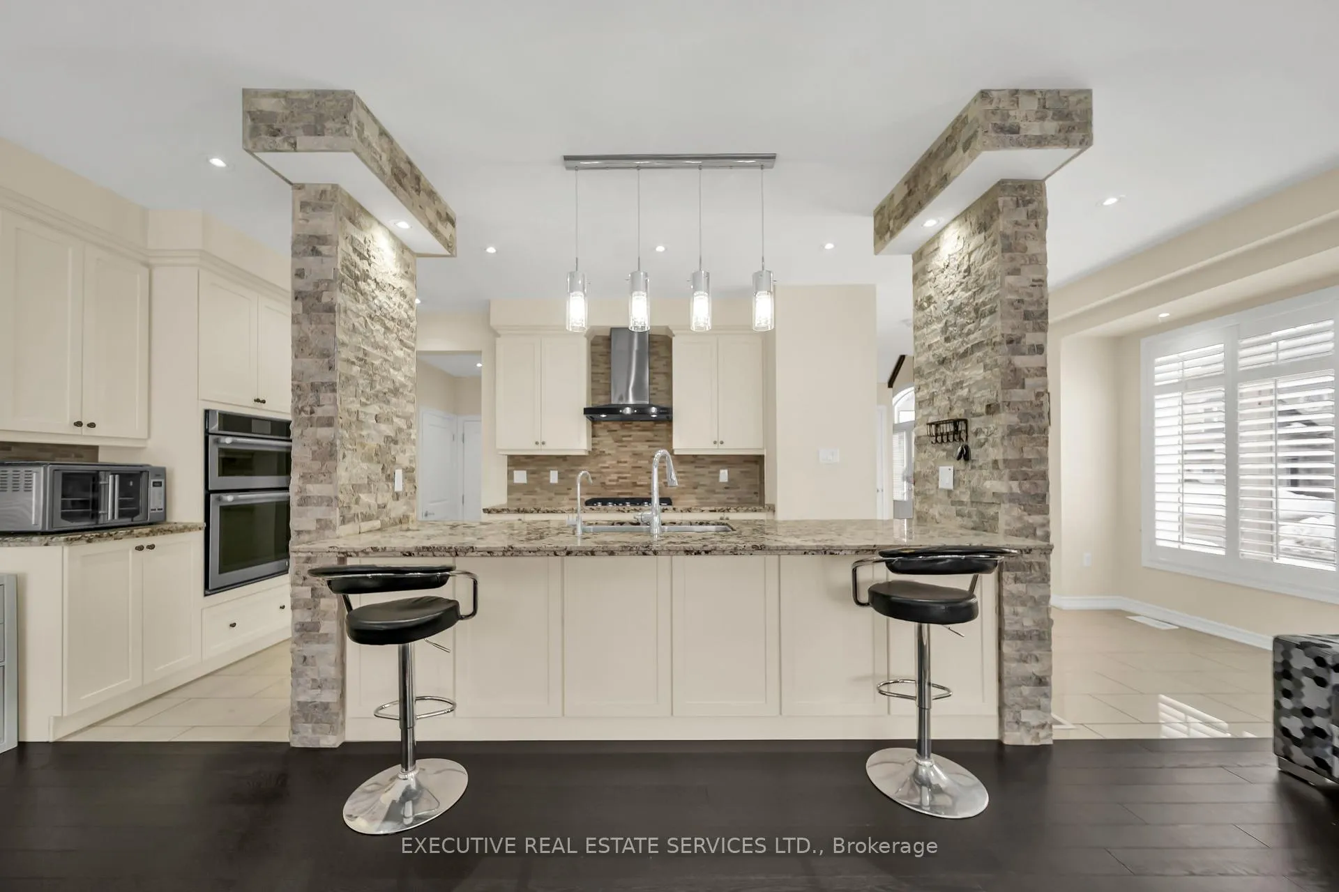 Photo 15 of 13 Masken Circle, Brampton, Northwest Brampton — HOMEH
