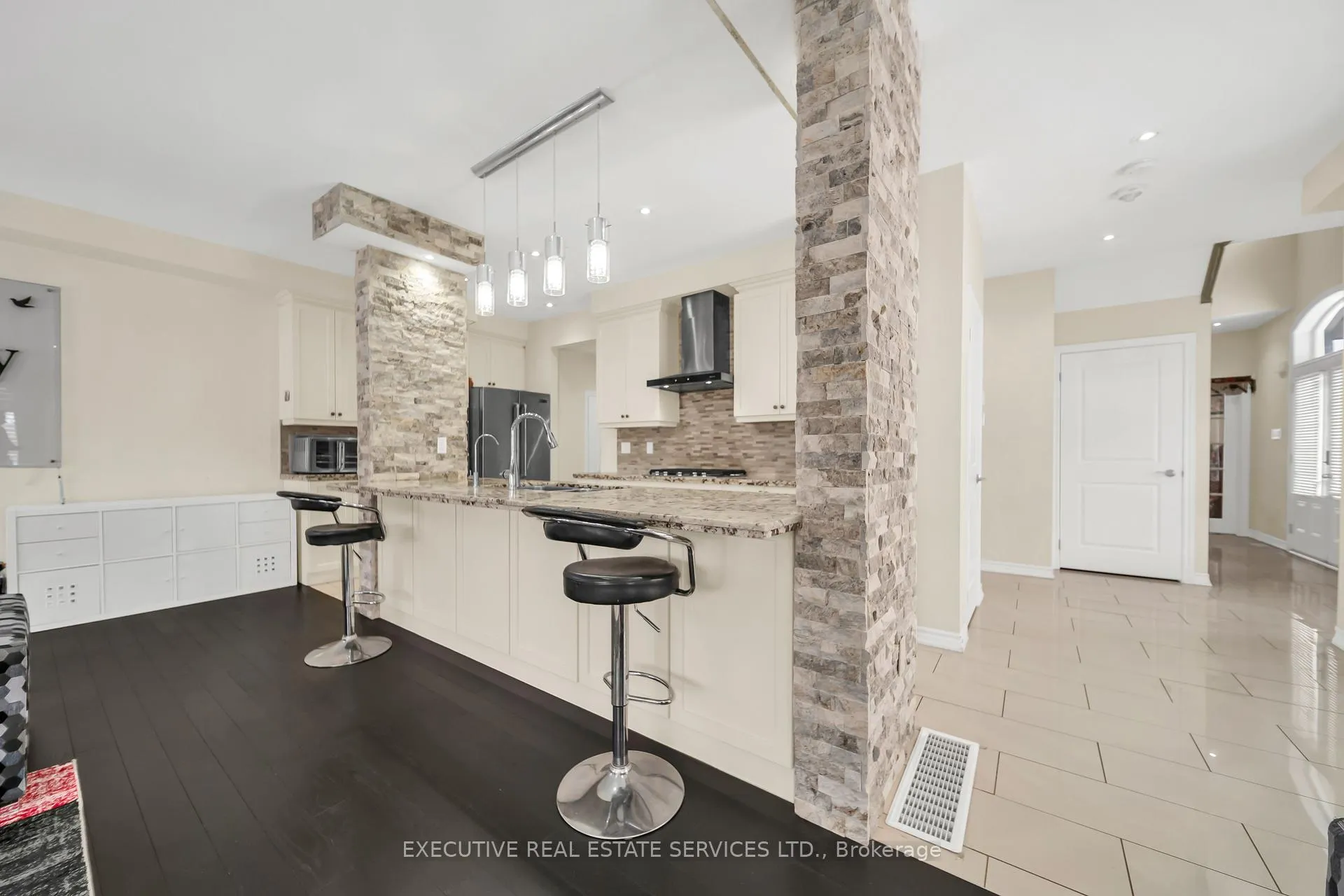 Photo 17 of 13 Masken Circle, Brampton, Northwest Brampton — HOMEH