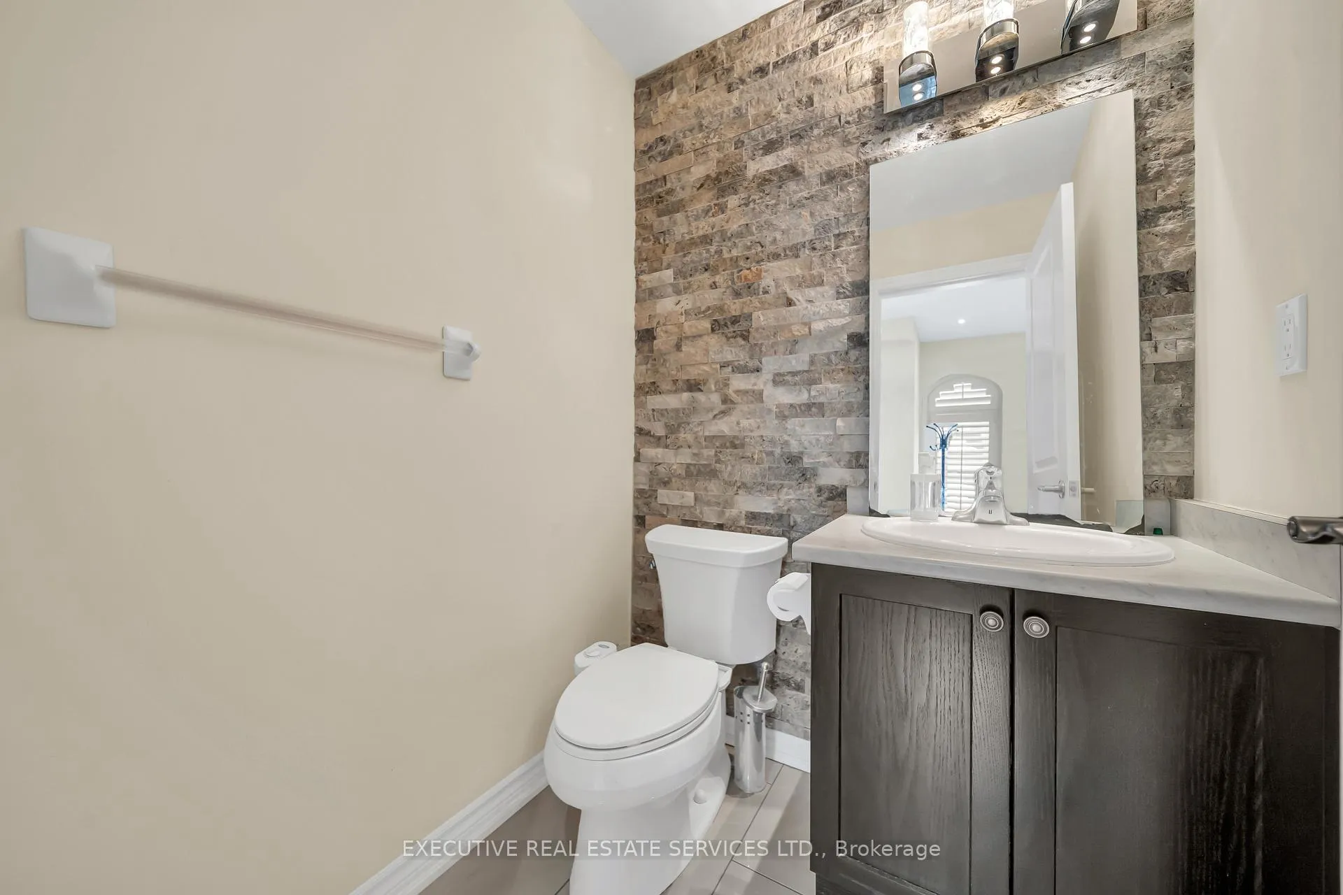 Photo 23 of 13 Masken Circle, Brampton, Northwest Brampton — HOMEH