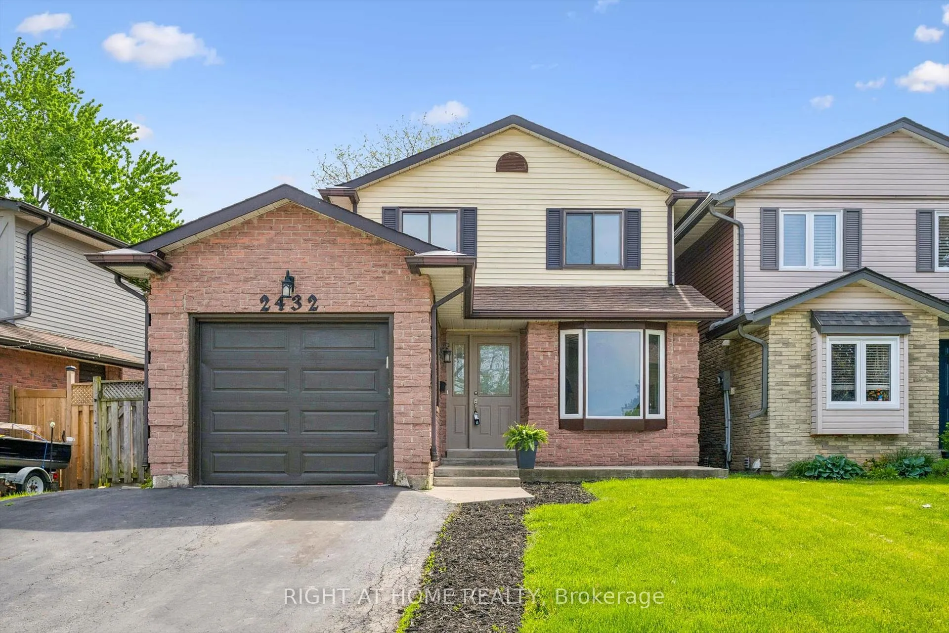Photo 1 of 2432 Malcolm Crescent, Burlington, Brant Hills — HOMEH