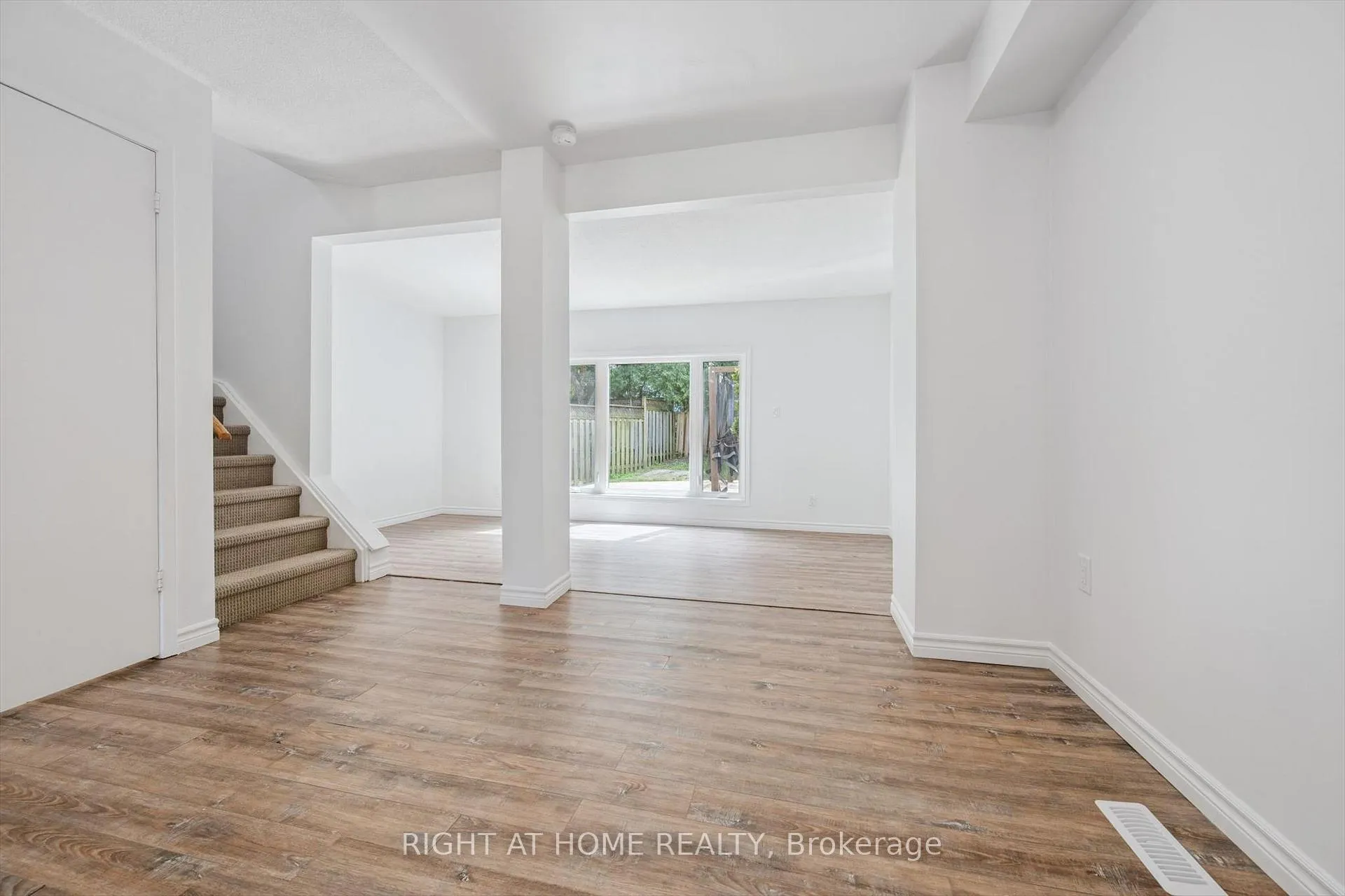 Photo 10 of 2432 Malcolm Crescent, Burlington, Brant Hills — HOMEH