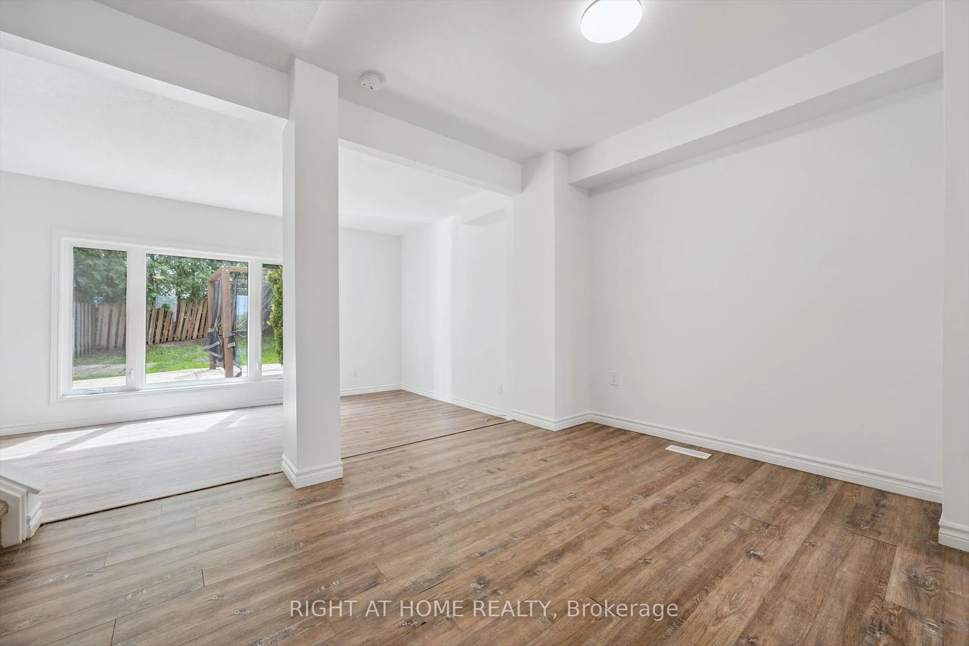 Photo 11 of 2432 Malcolm Crescent, Burlington, Brant Hills — HOMEH