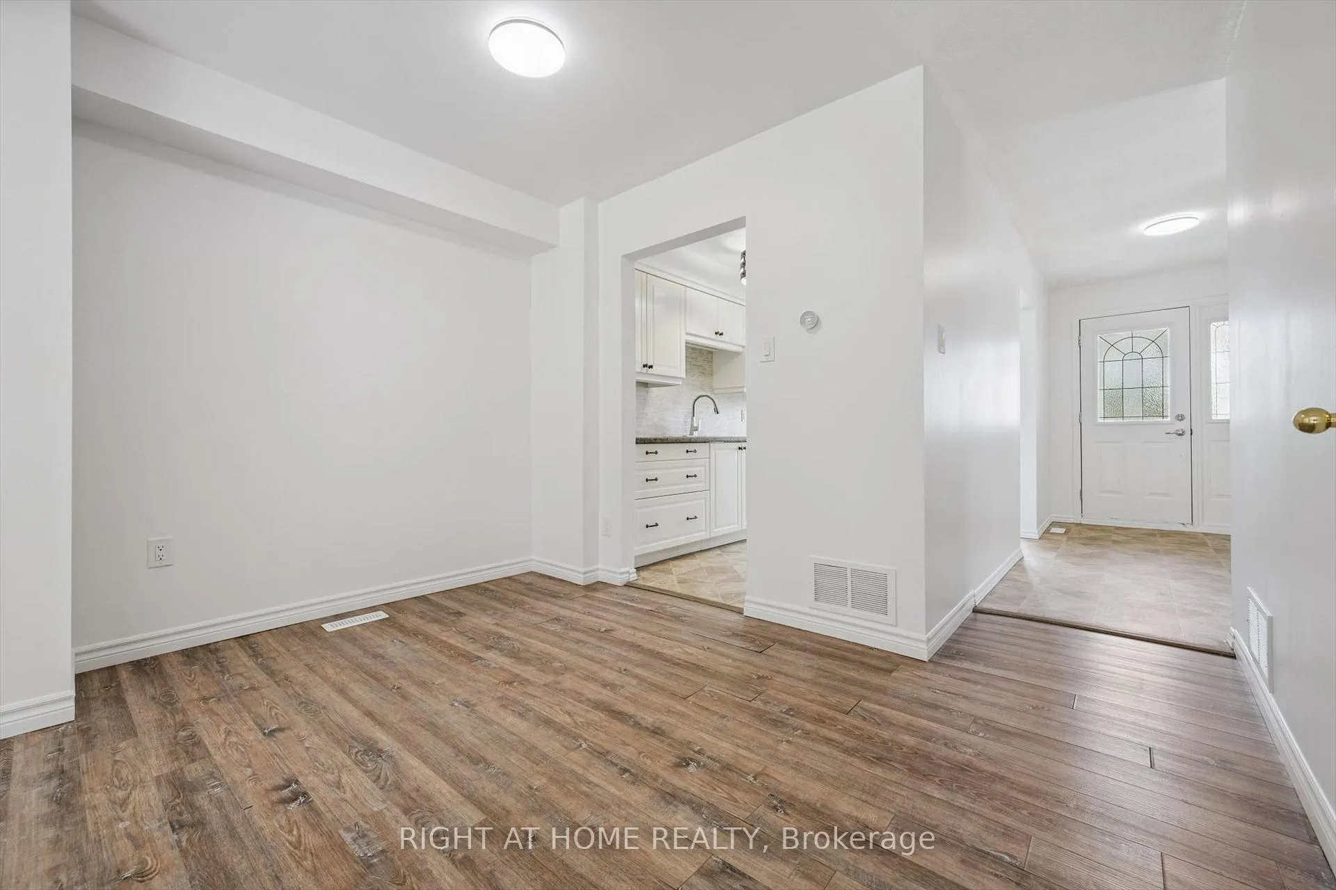 Photo 12 of 2432 Malcolm Crescent, Burlington, Brant Hills — HOMEH