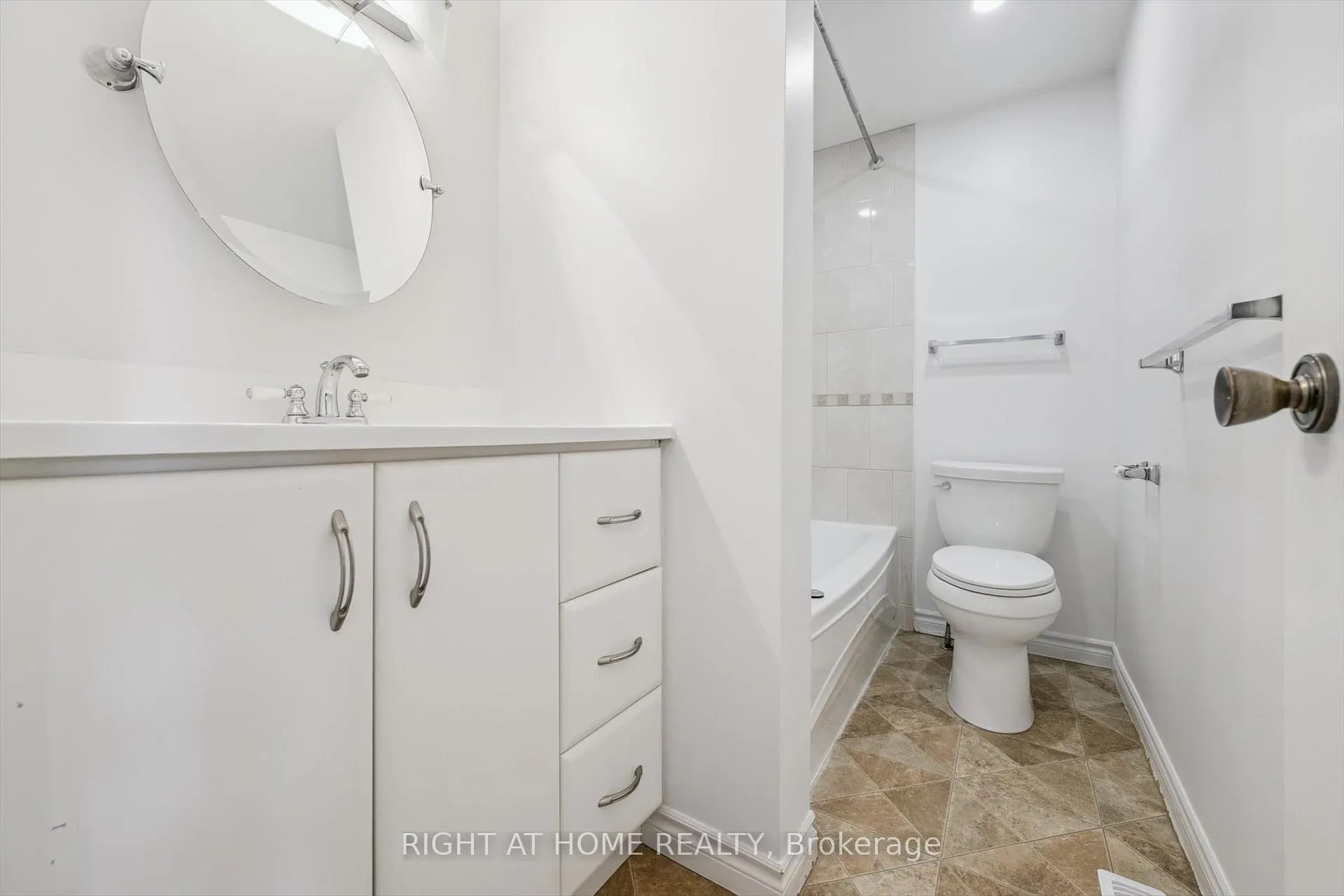 Photo 27 of 2432 Malcolm Crescent, Burlington, Brant Hills — HOMEH