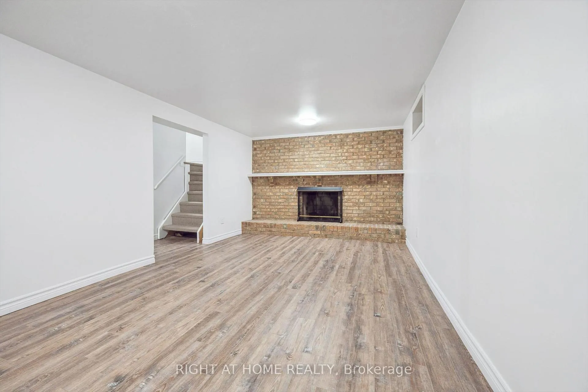 Photo 29 of 2432 Malcolm Crescent, Burlington, Brant Hills — HOMEH