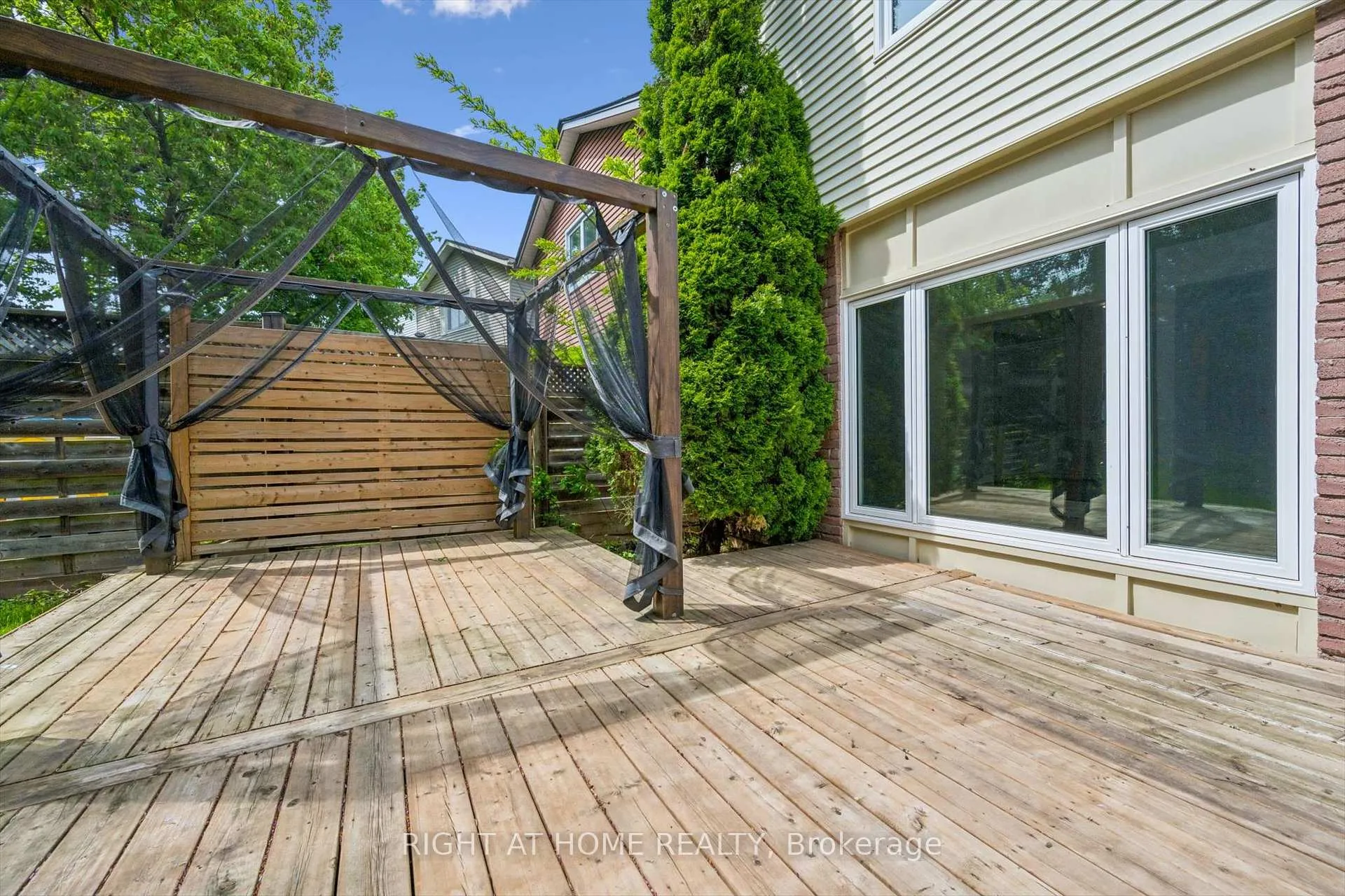 Photo 31 of 2432 Malcolm Crescent, Burlington, Brant Hills — HOMEH