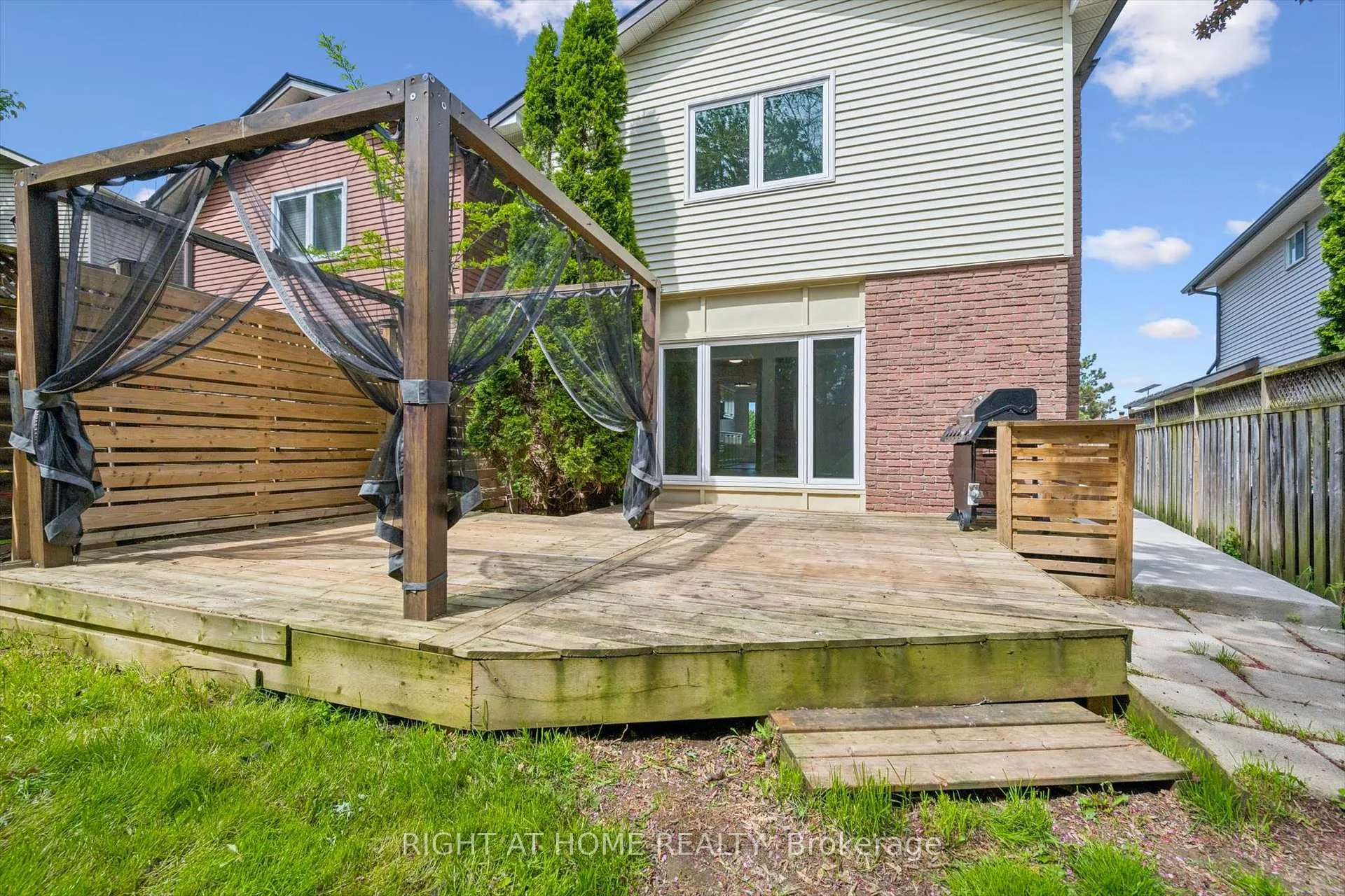 Photo 32 of 2432 Malcolm Crescent, Burlington, Brant Hills — HOMEH
