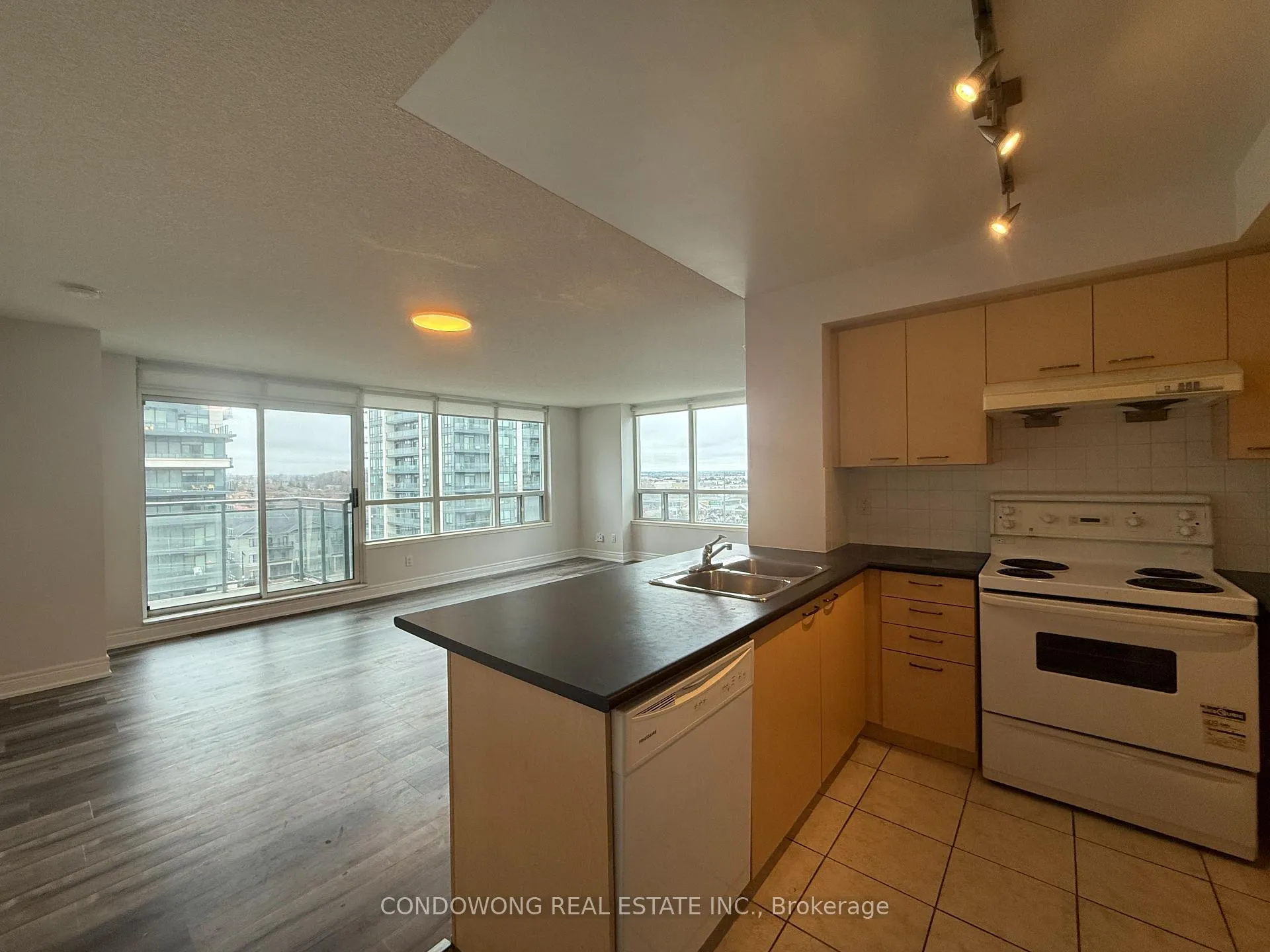 Photo 1 of Unit 918, 48 Suncrest Boulevard, Markham, Commerce Valley — HOMEH